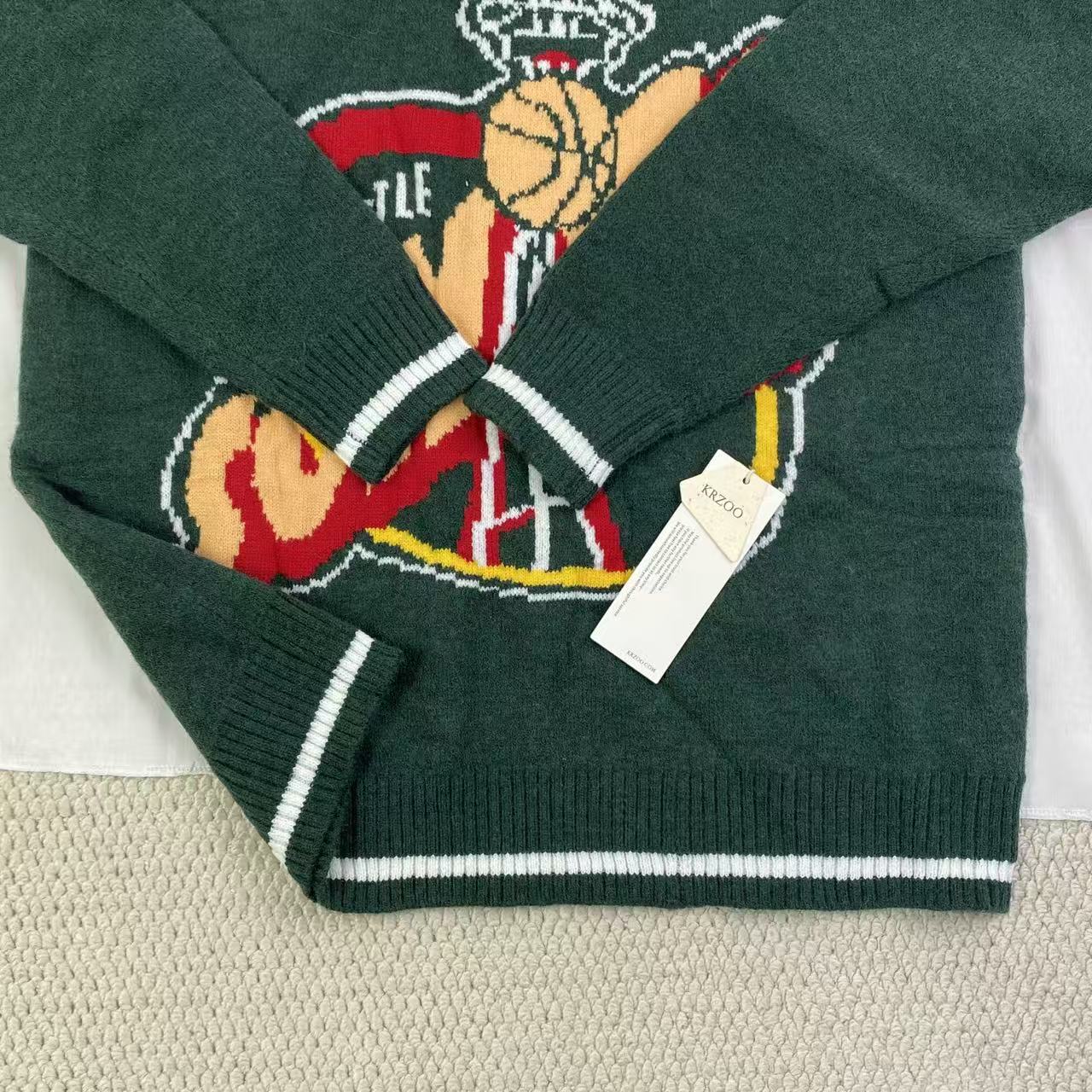 Round-neck pullover striped sweater