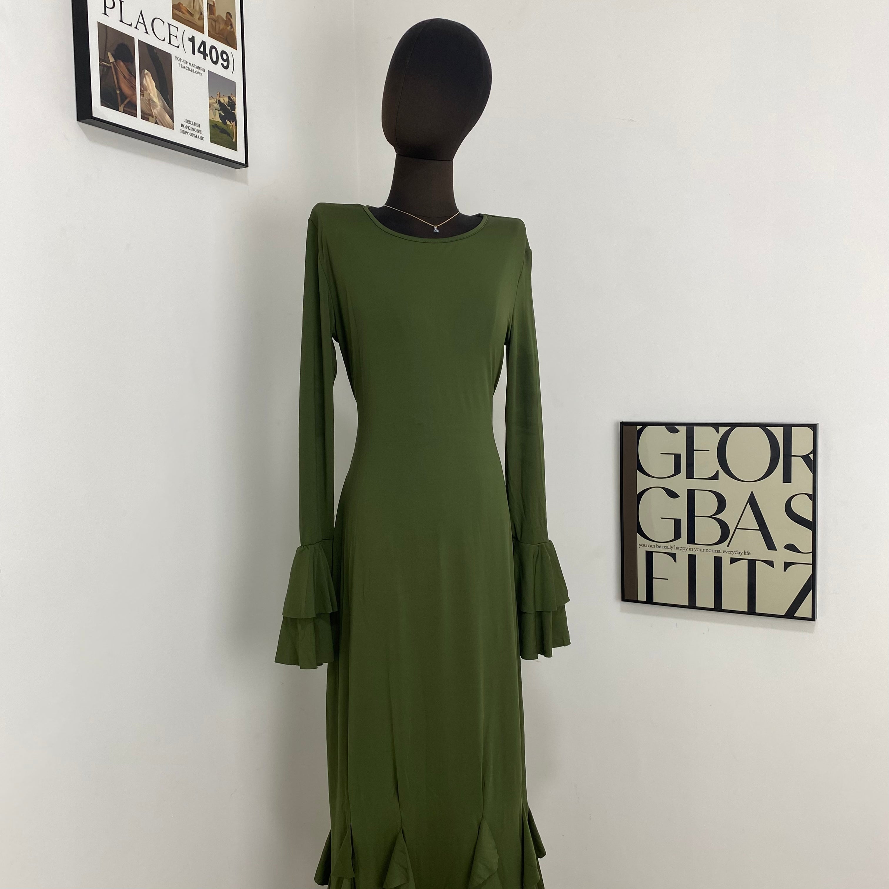 Elegant Tie-Waist Fitted Ruffle Dress
