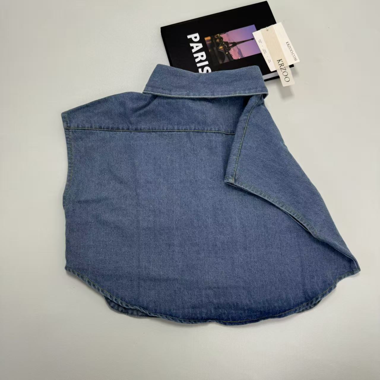 Large pocket sleeveless shirt denim jacket