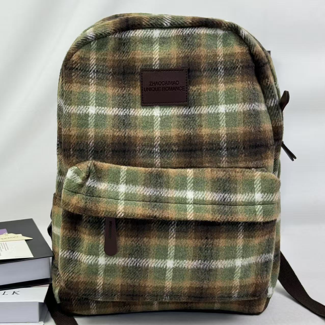 Large-capacity schoolbag