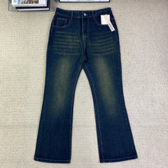 Washable slim-fit and thigh-enhancing jeans