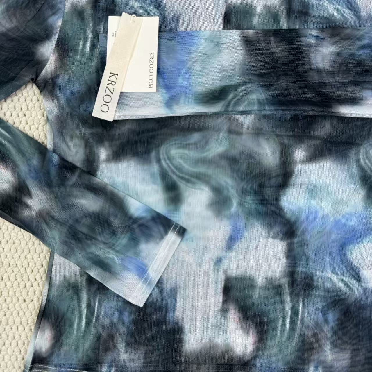 Printed round-neck mesh fitted t-shirt