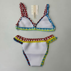 Ribbon-edge color-patterned bikini set