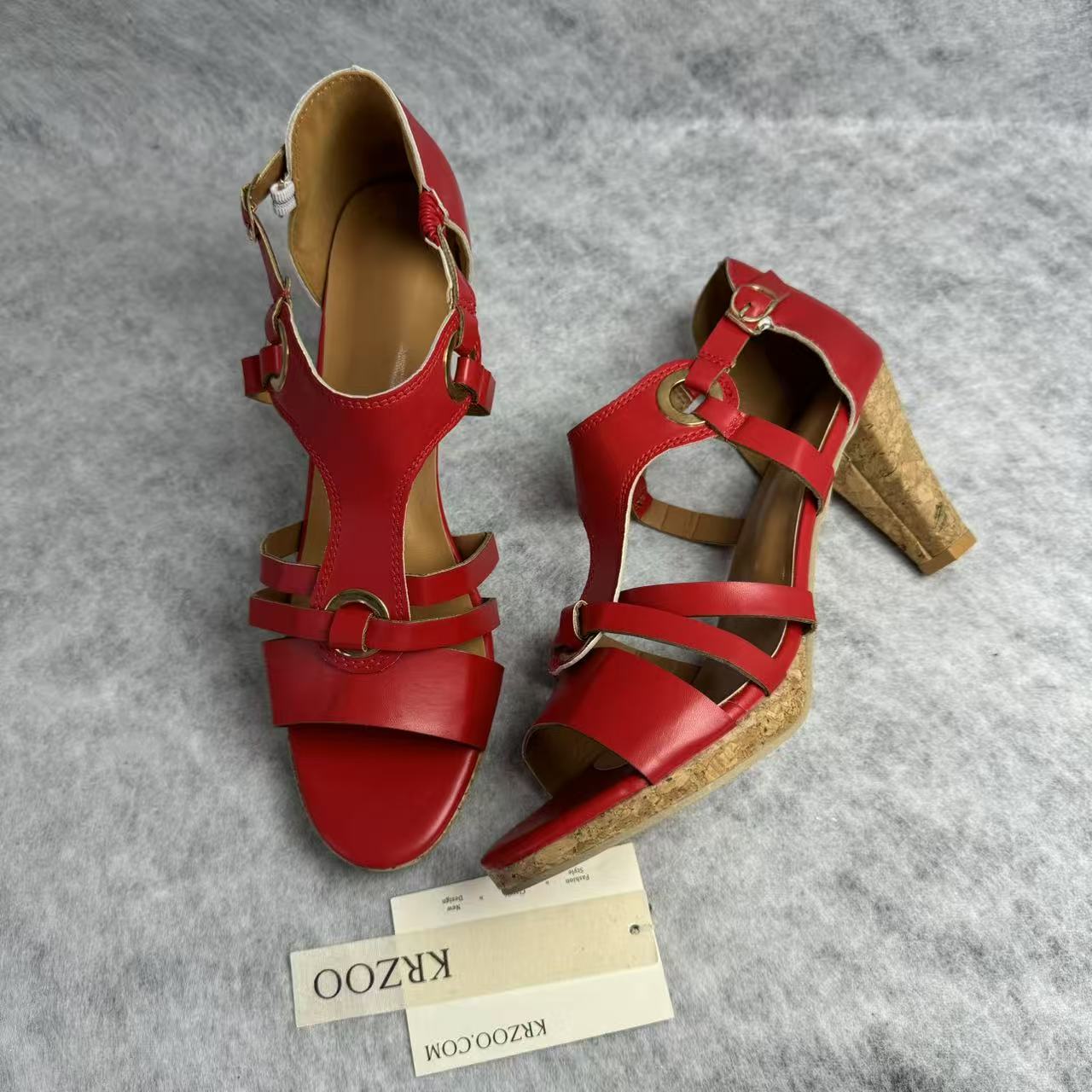 High heels with thick straps and high ankle rings