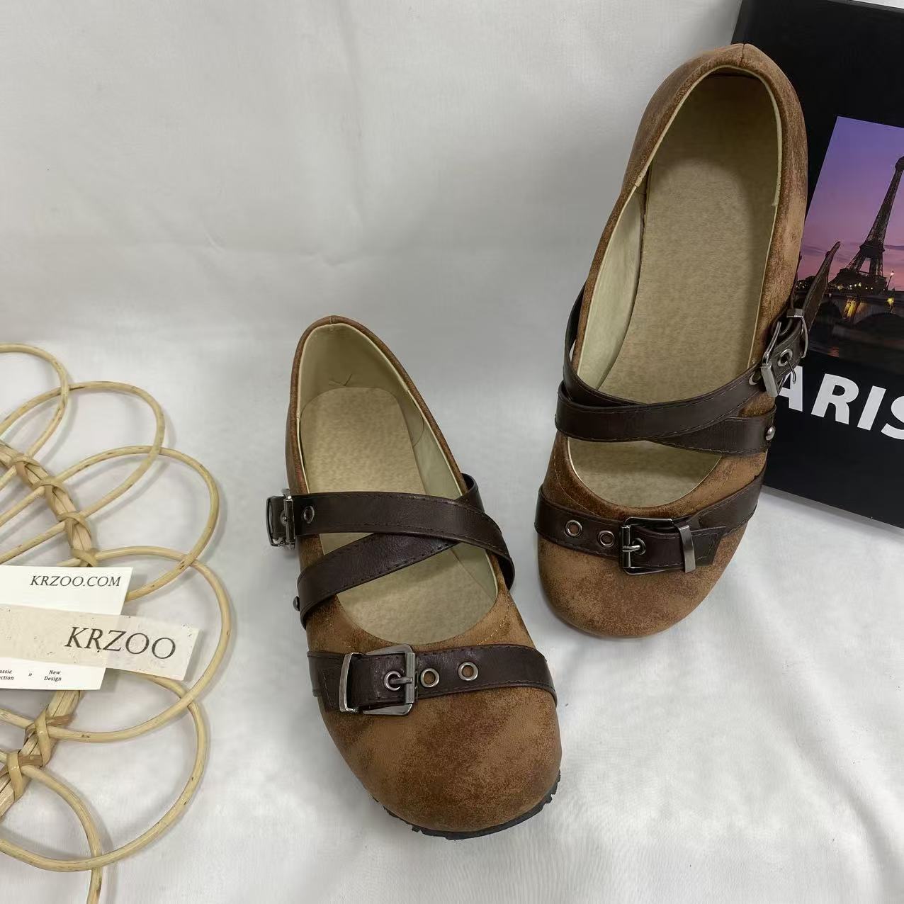 Round-Toe Flat Shoes with Buckle