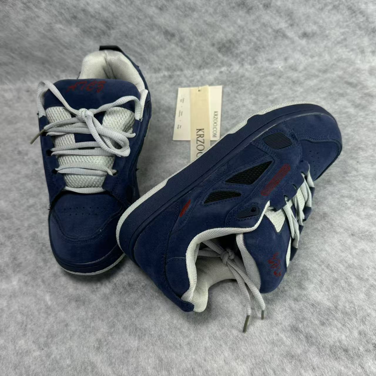 Leather platform casual sneakers