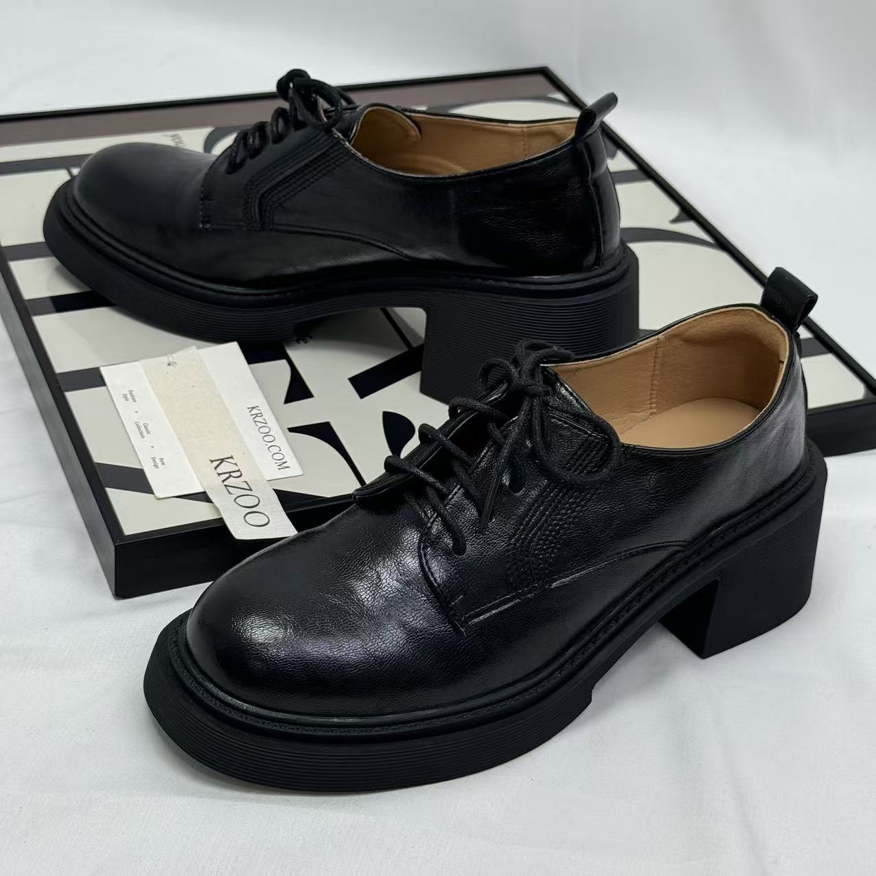 Heeled lace-up round-toe small leather shoes