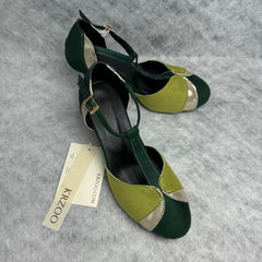 Color-matched round-toe high-heeled shoes