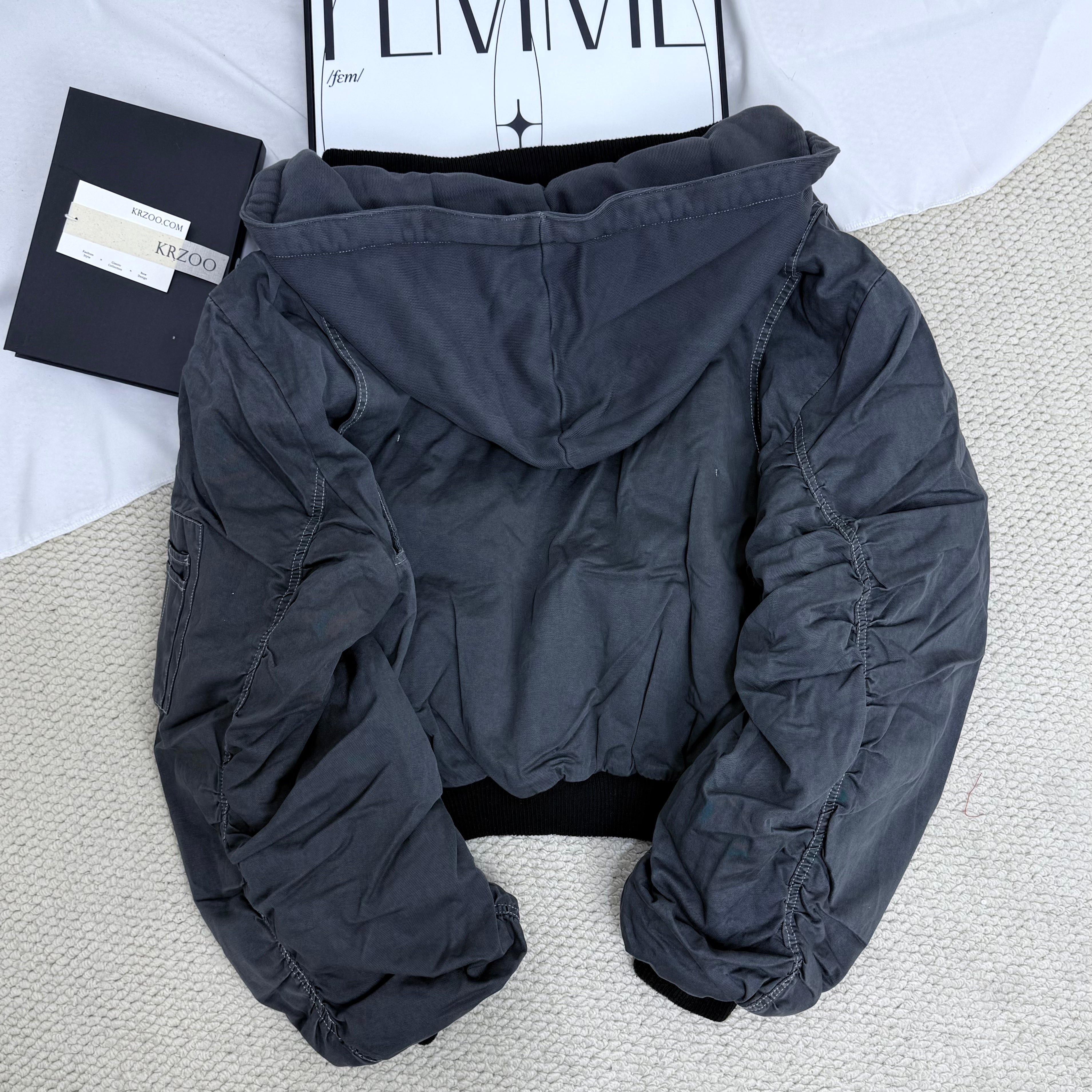 Heavy-Duty Pleated Cotton Jacket