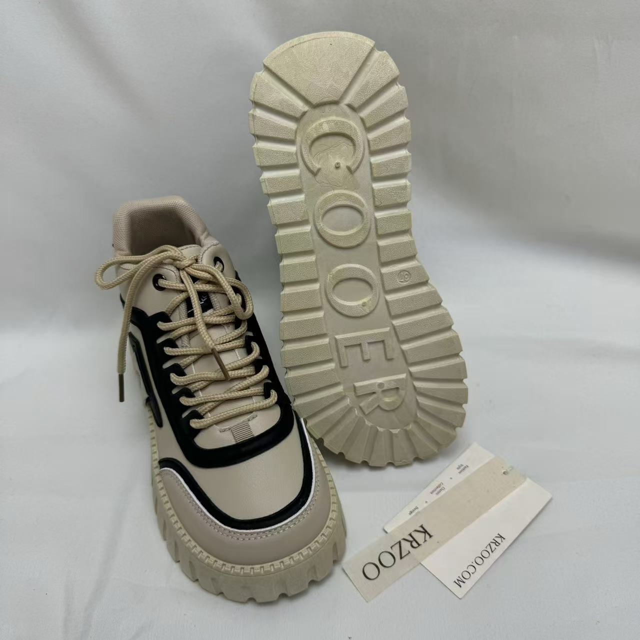 Pancake-bottom thick-soled sports shoes