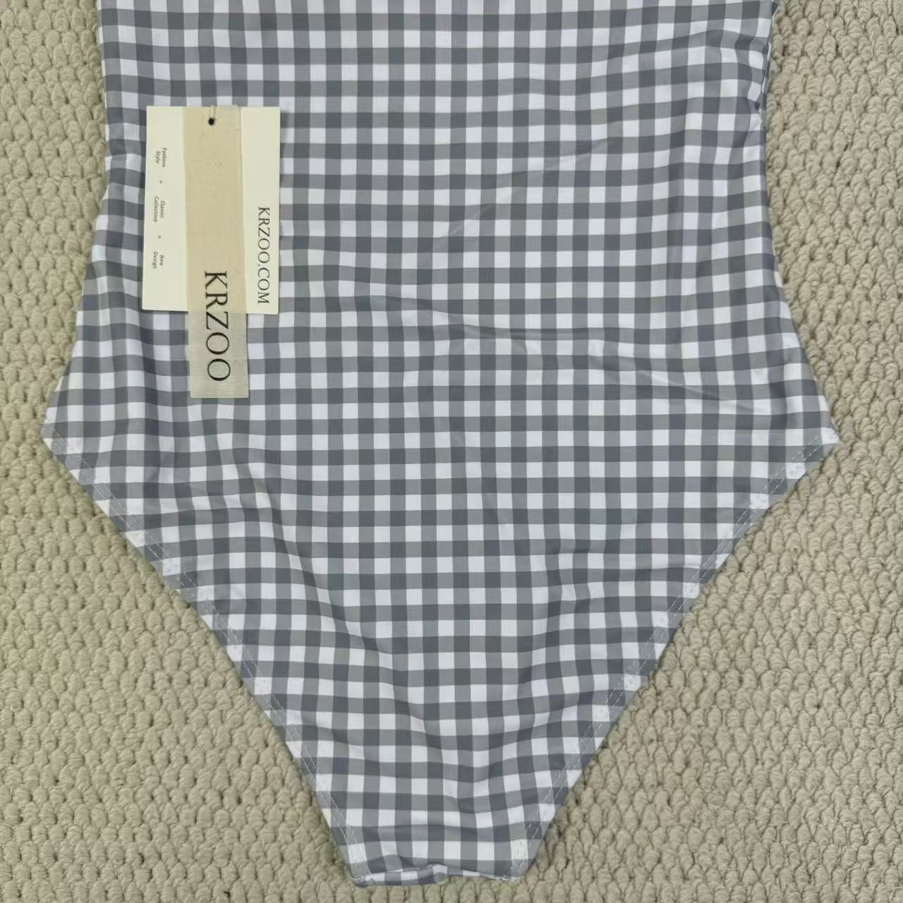 Light and fresh see-through swimming suit