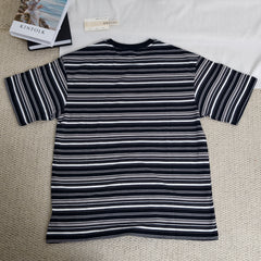 Contrasting color stripe T-shirt