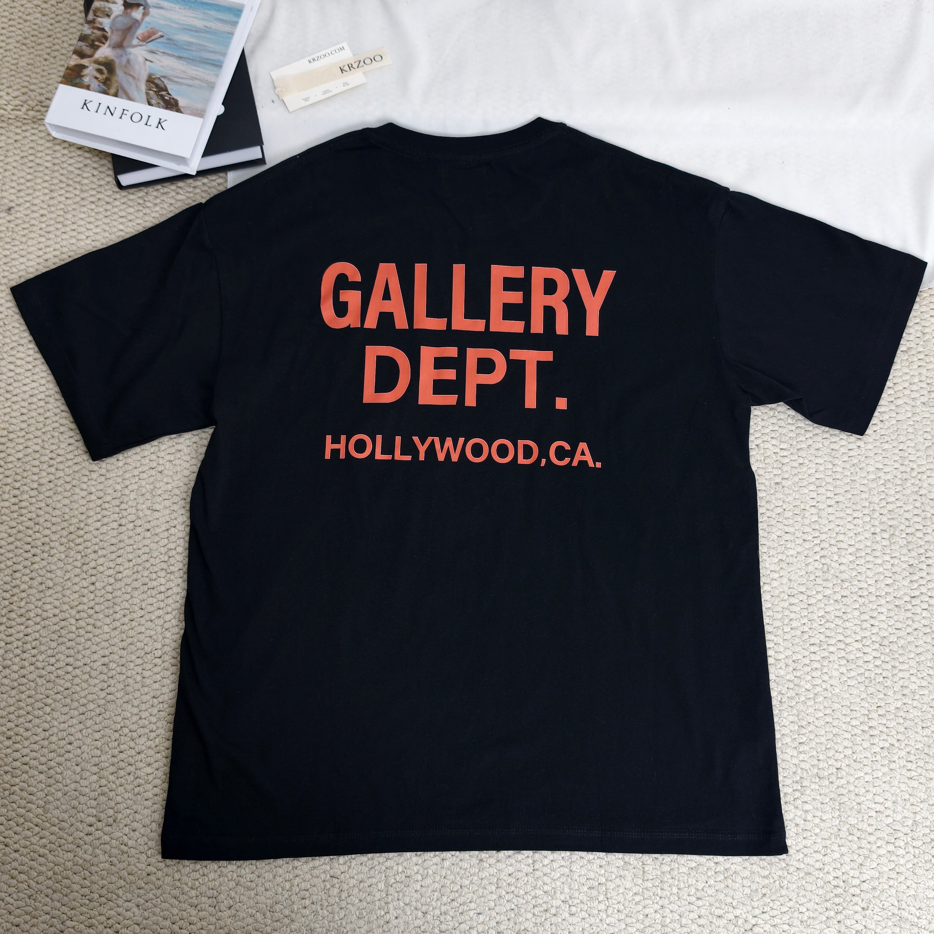 T-shirt base layer with loose and unique style