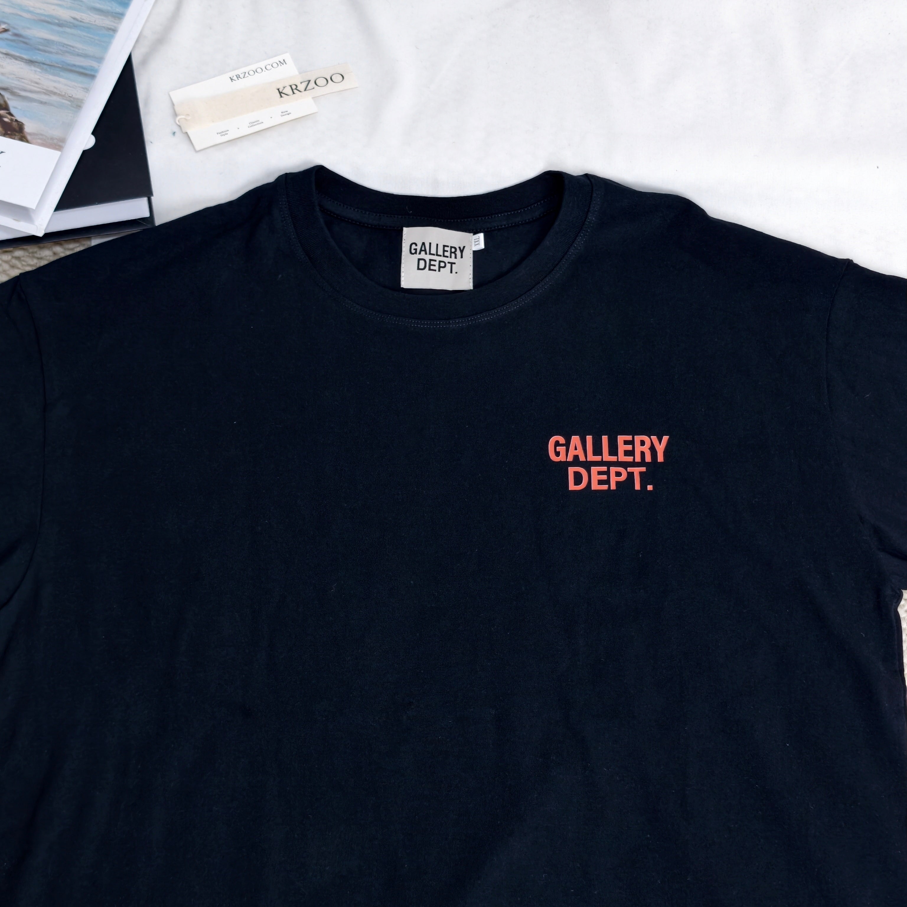 T-shirt base layer with loose and unique style