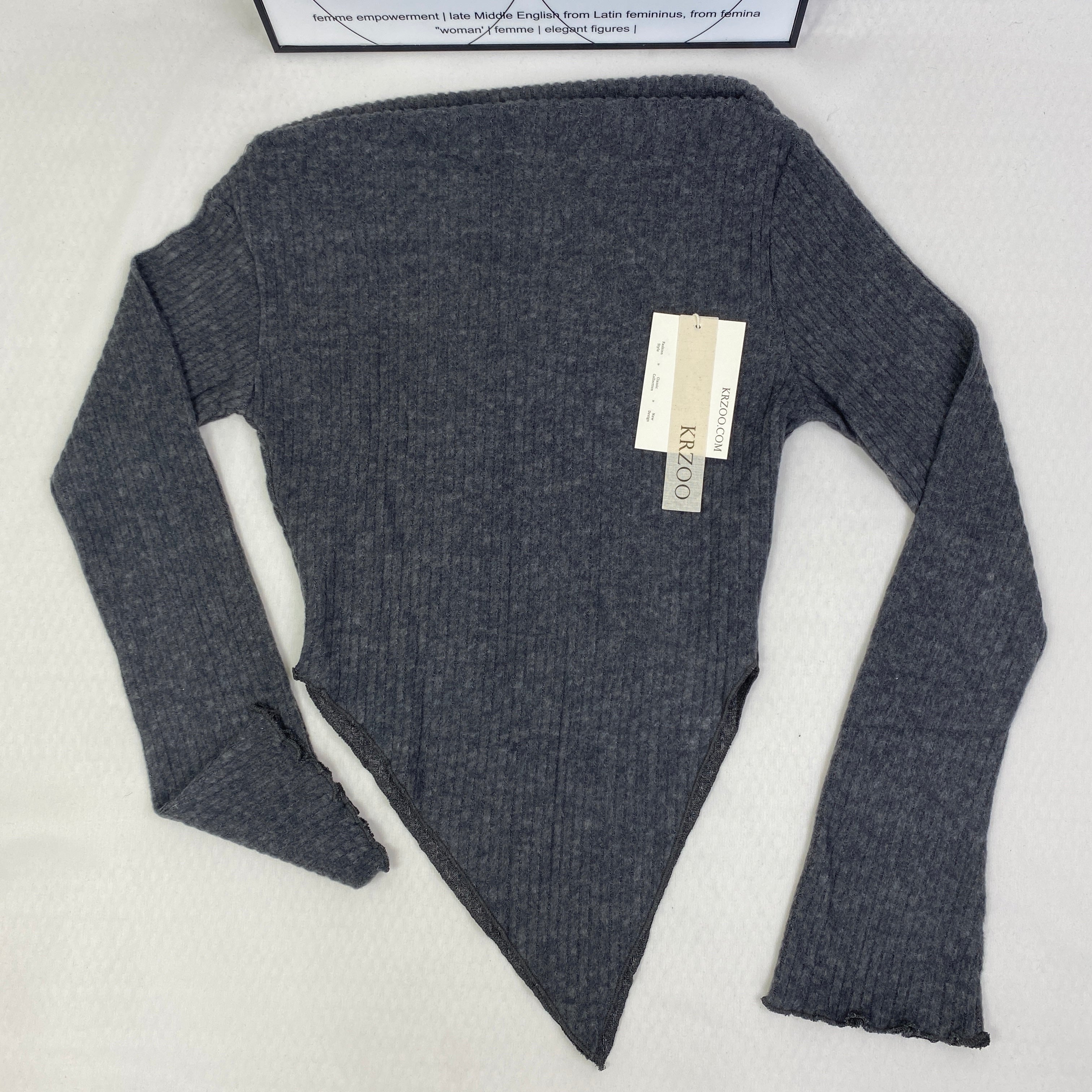 Irregularly cut, flared collar top