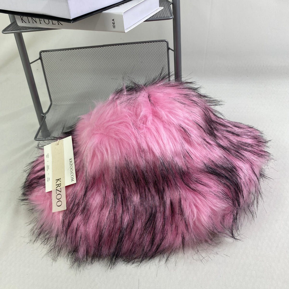 Fisherman's bucket hat with warm faux fur lining