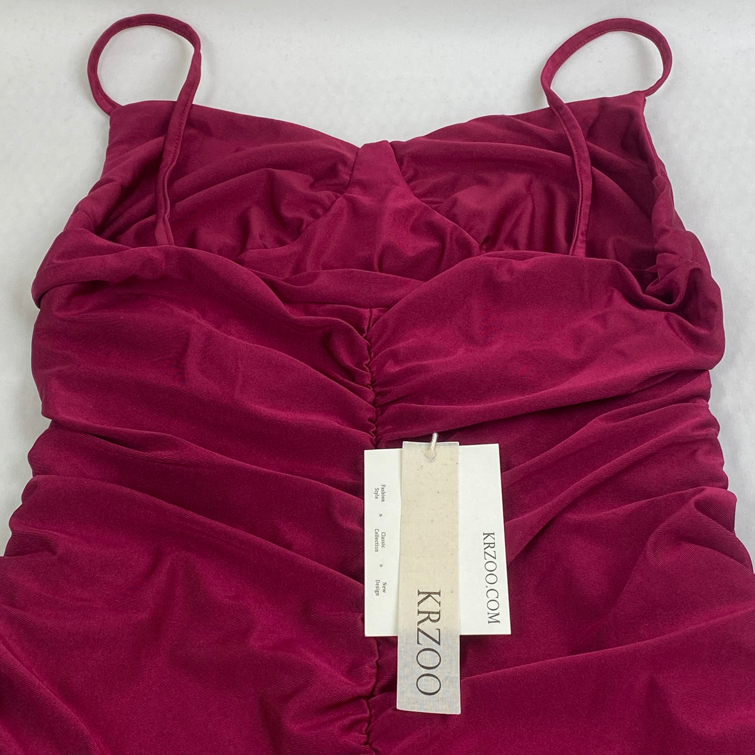 Low-neck pleated dress