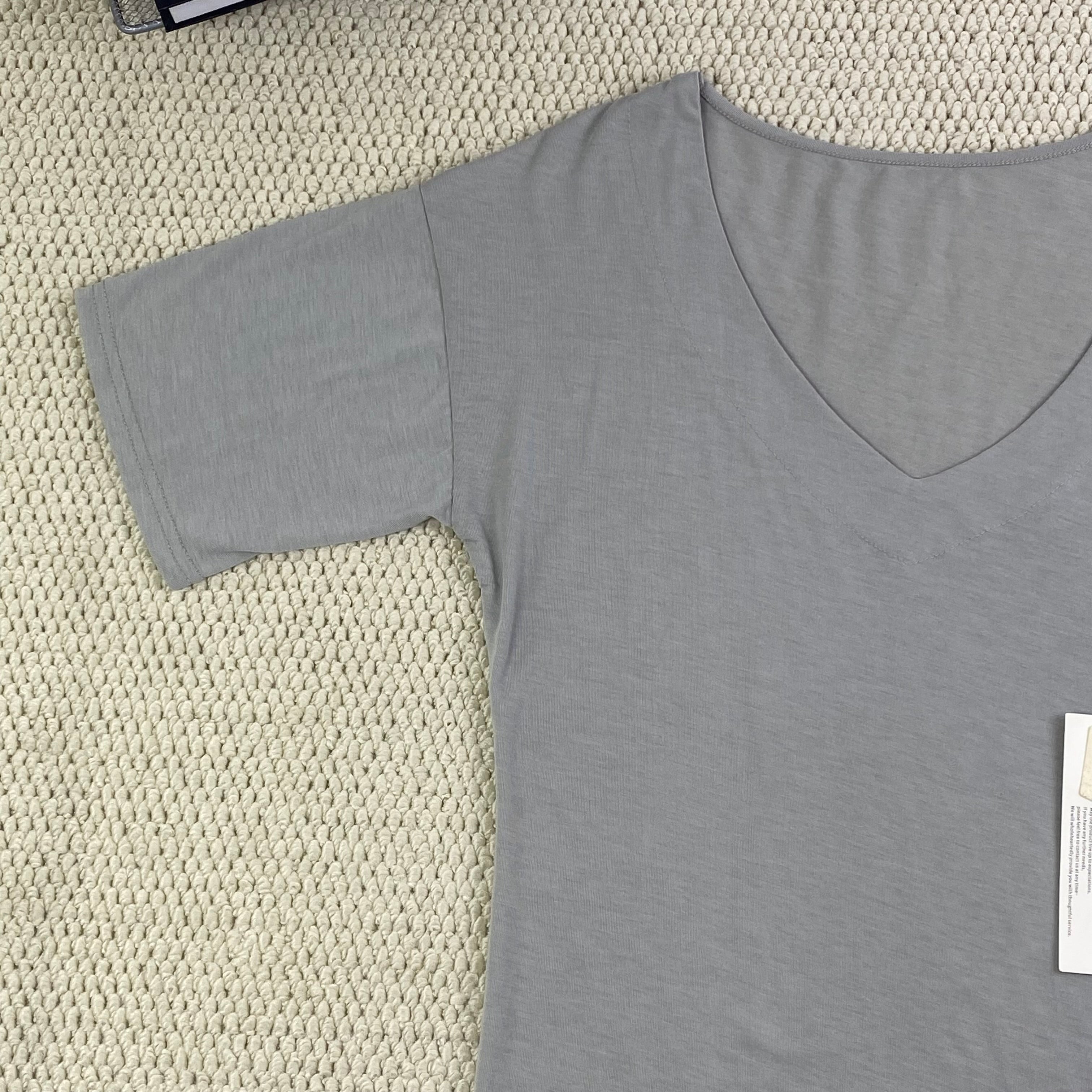 V-neck washed vintage base T-shirt