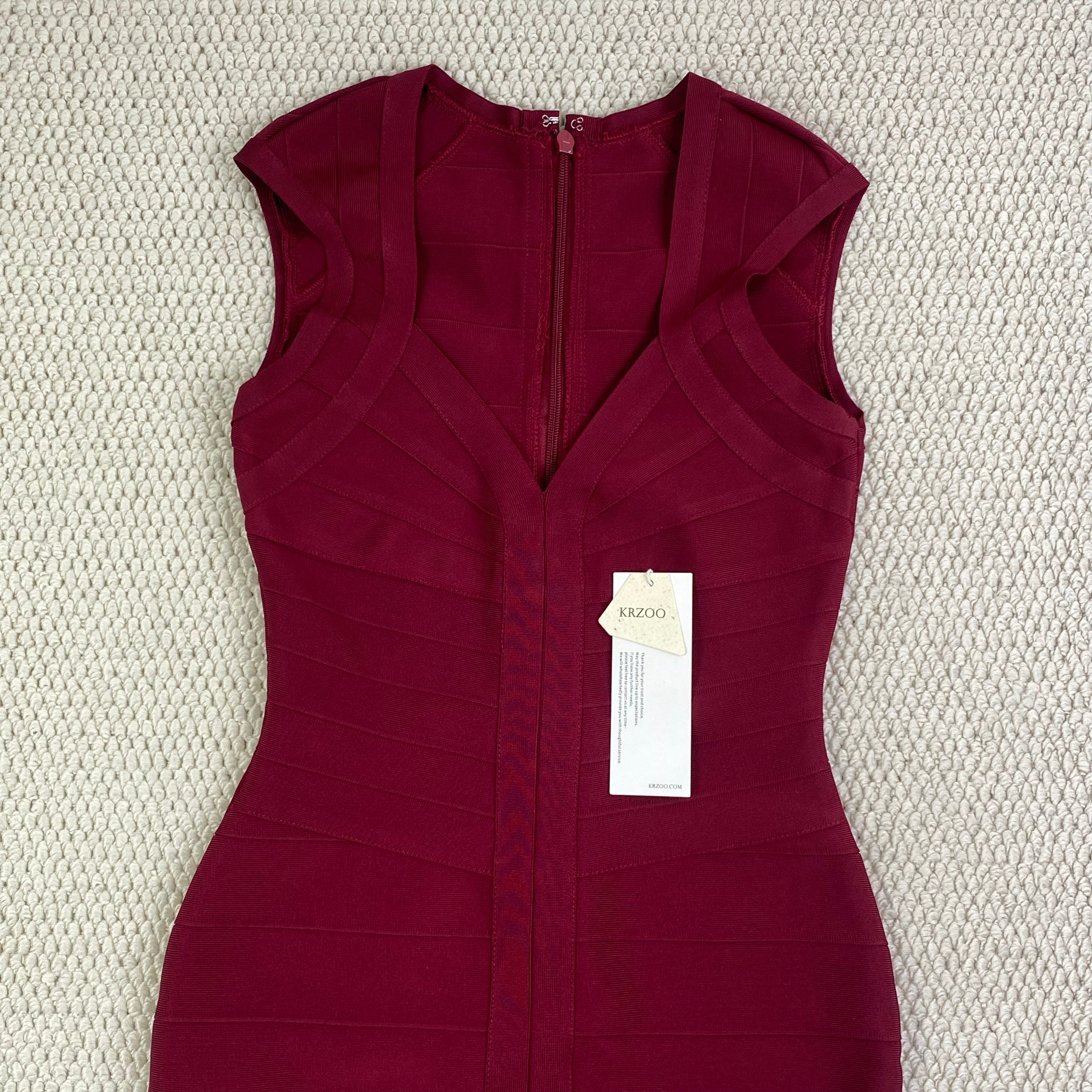 Red wine-colored tight V-neck low-cut dress