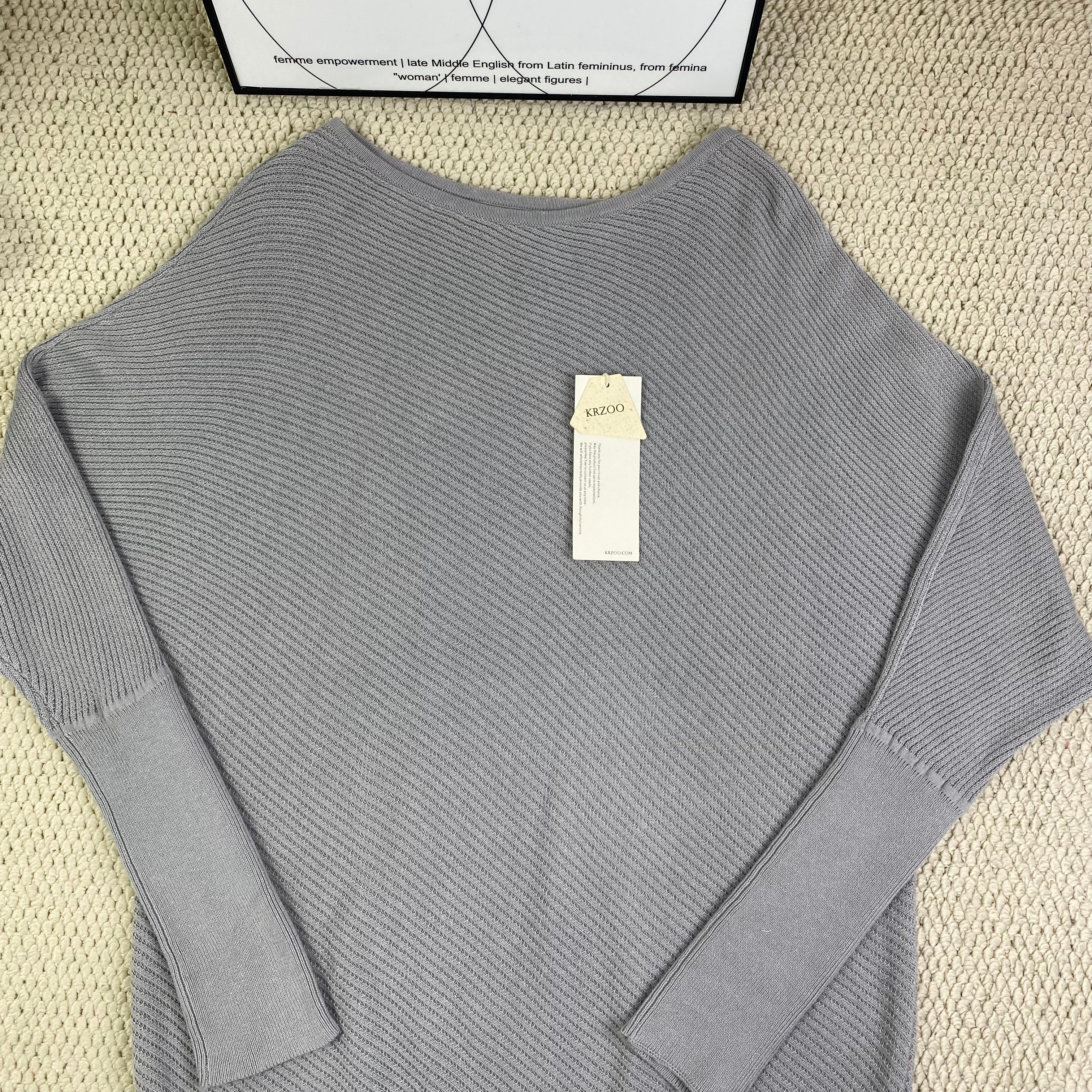 One-shoulder batwing sleeve loose knitted sweater