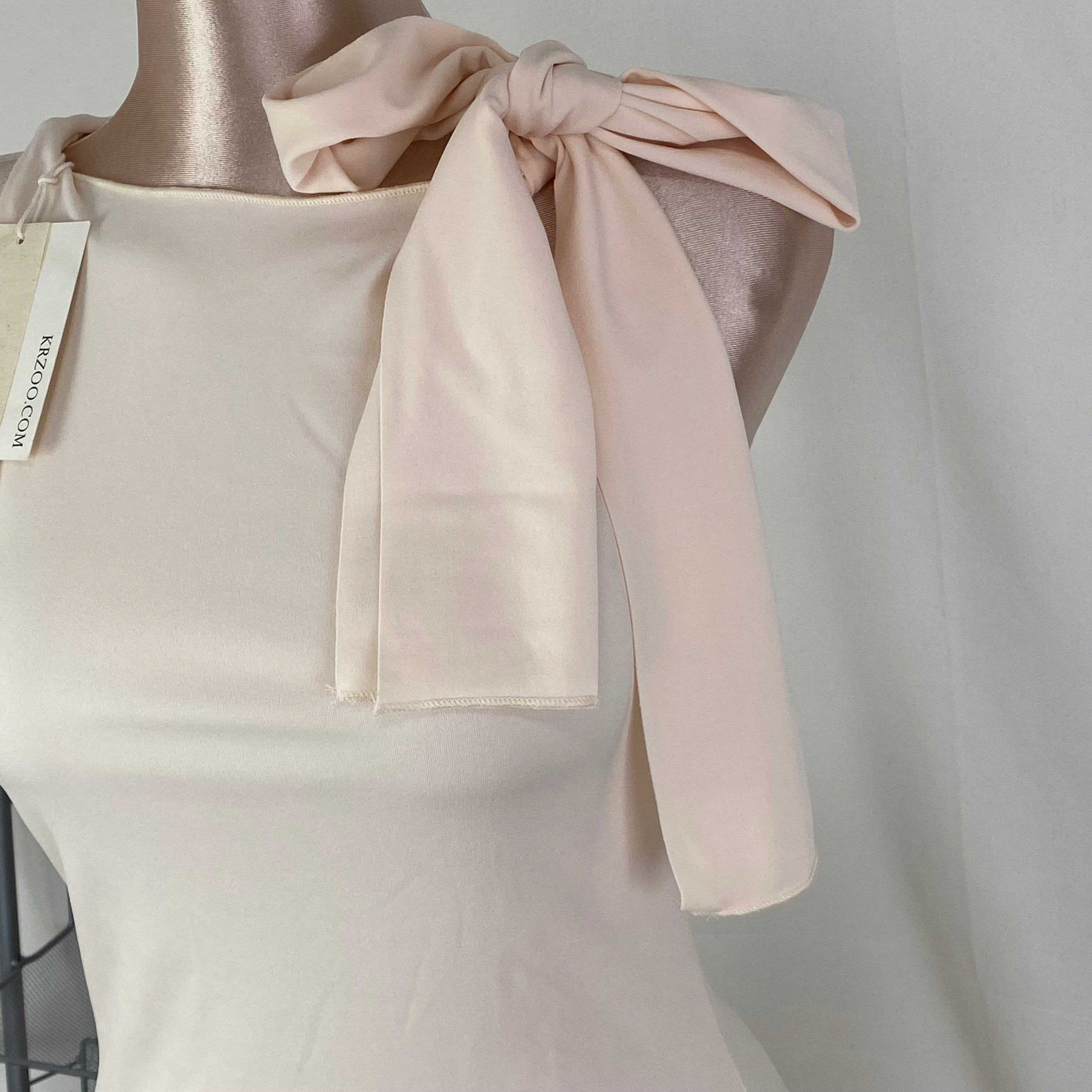 Single-shoulder pleated solid-color dress