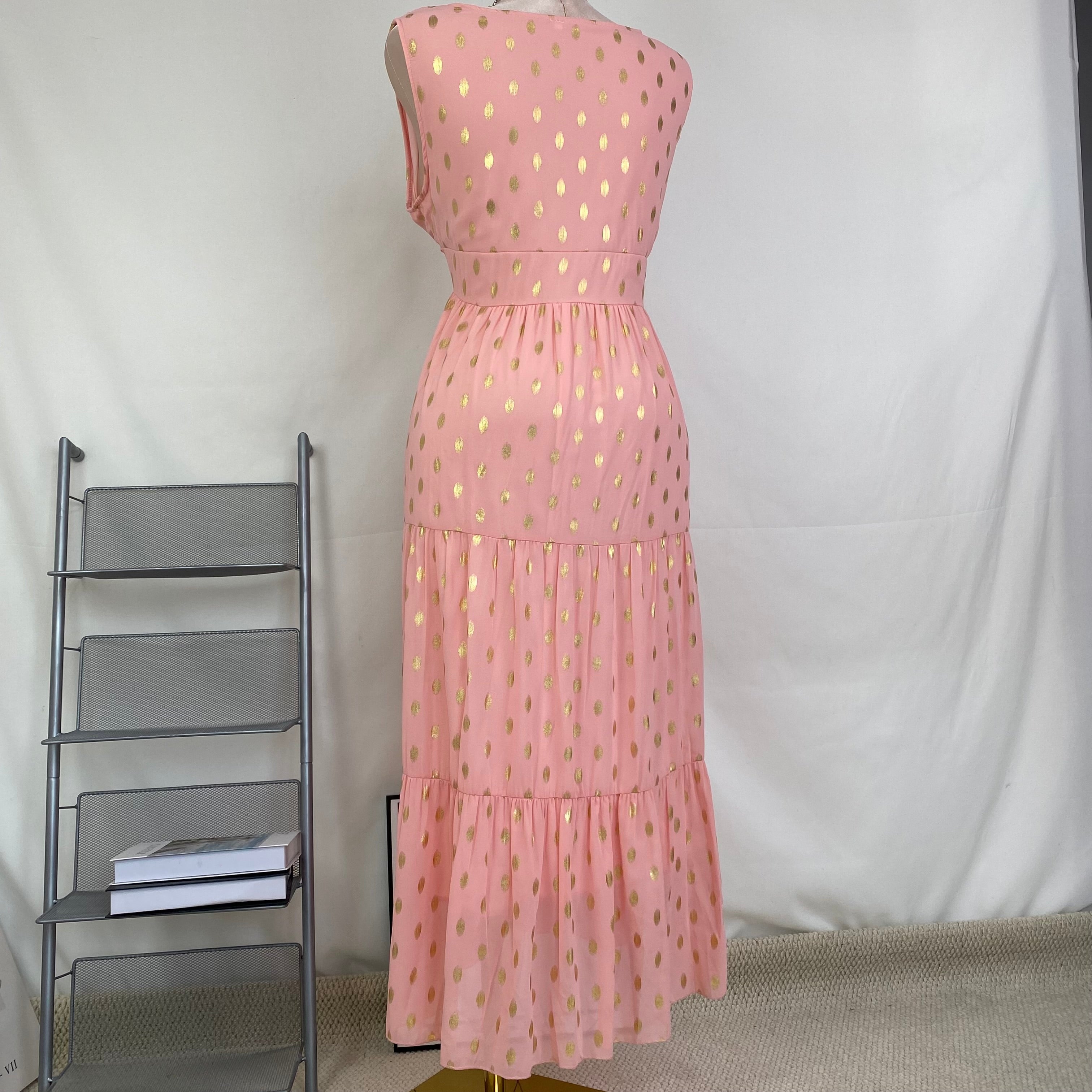Deep V sleeveless chiffon dress