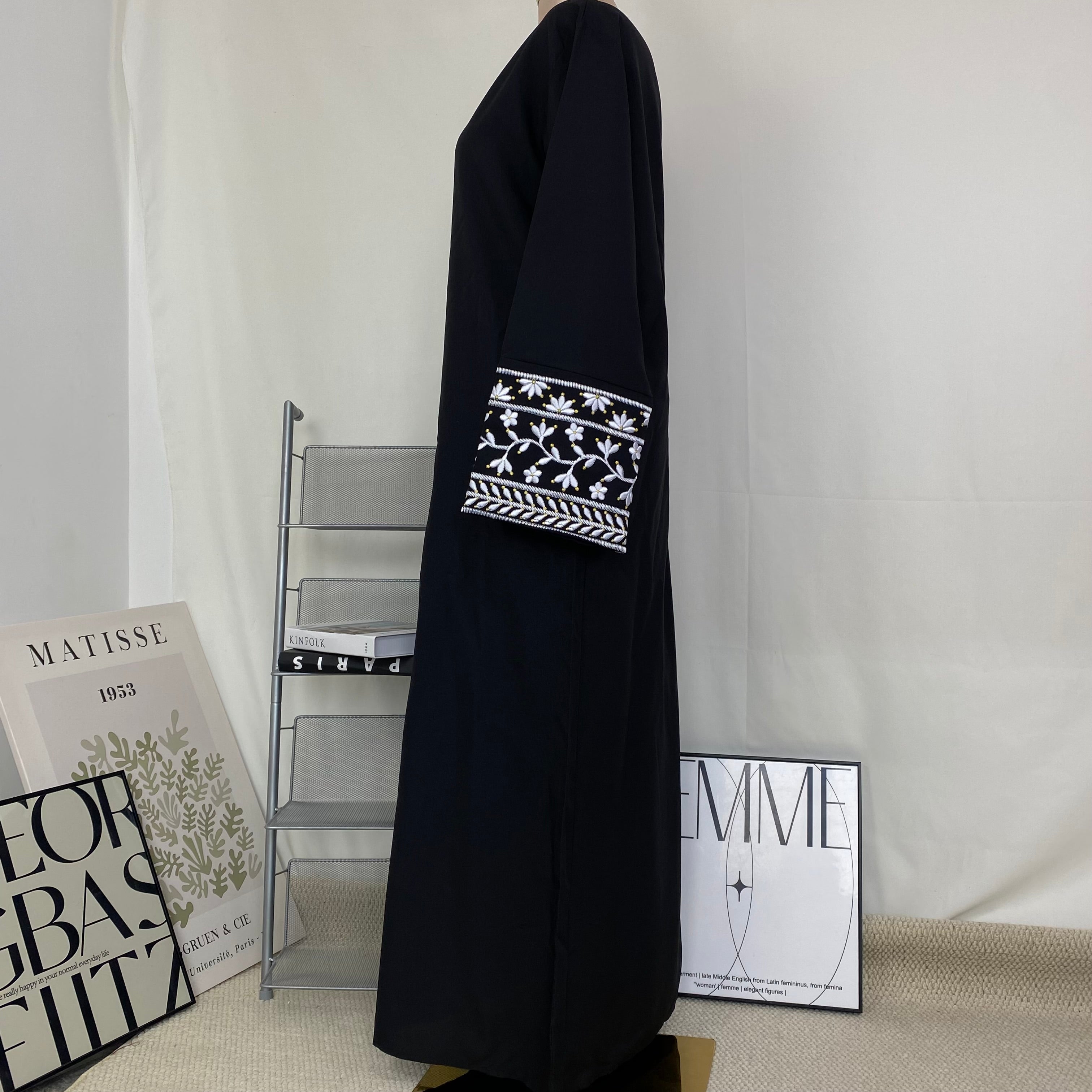 Embroidered dress with belt