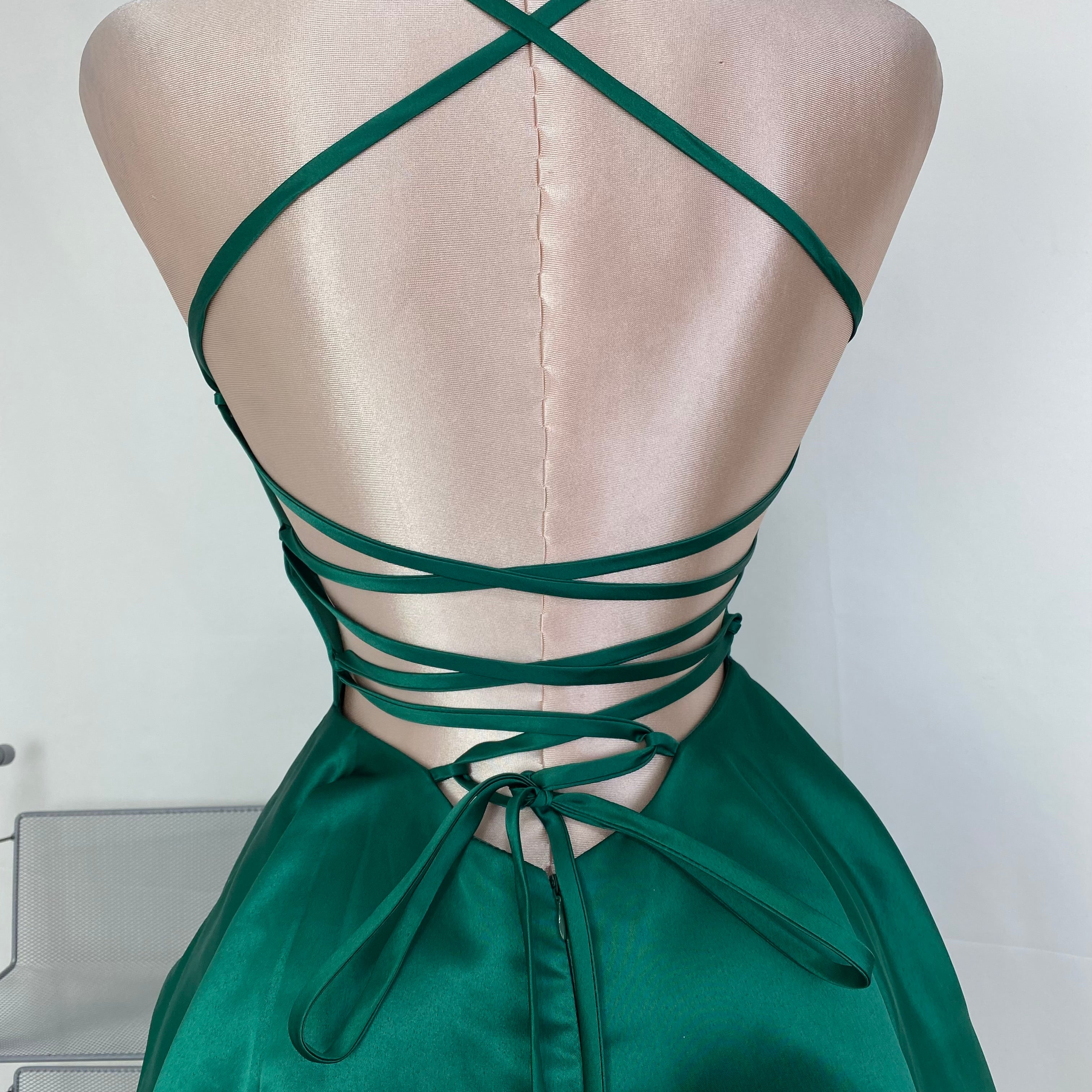 A-line party dress with a sleeveless and mini style