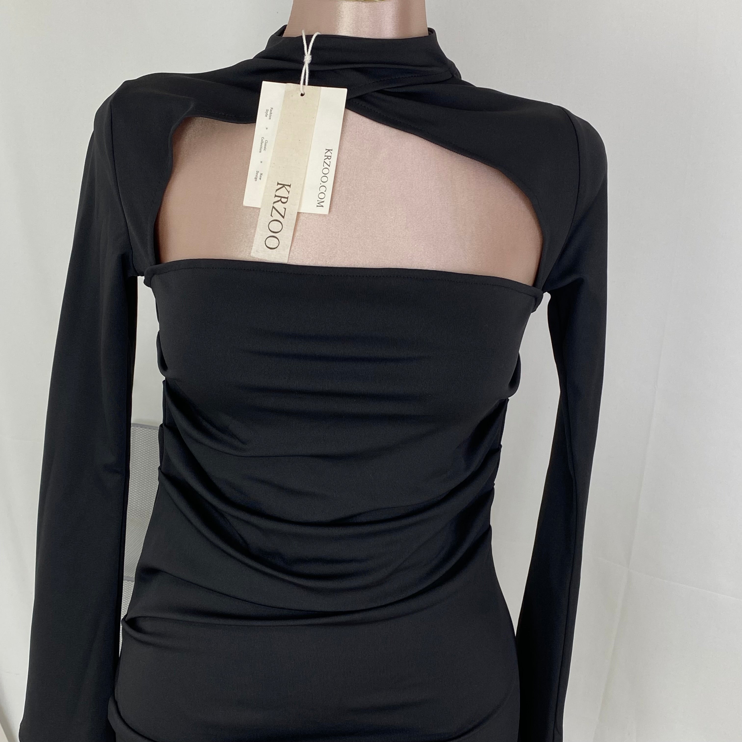 Openwork trumpet-shaped pleated dress