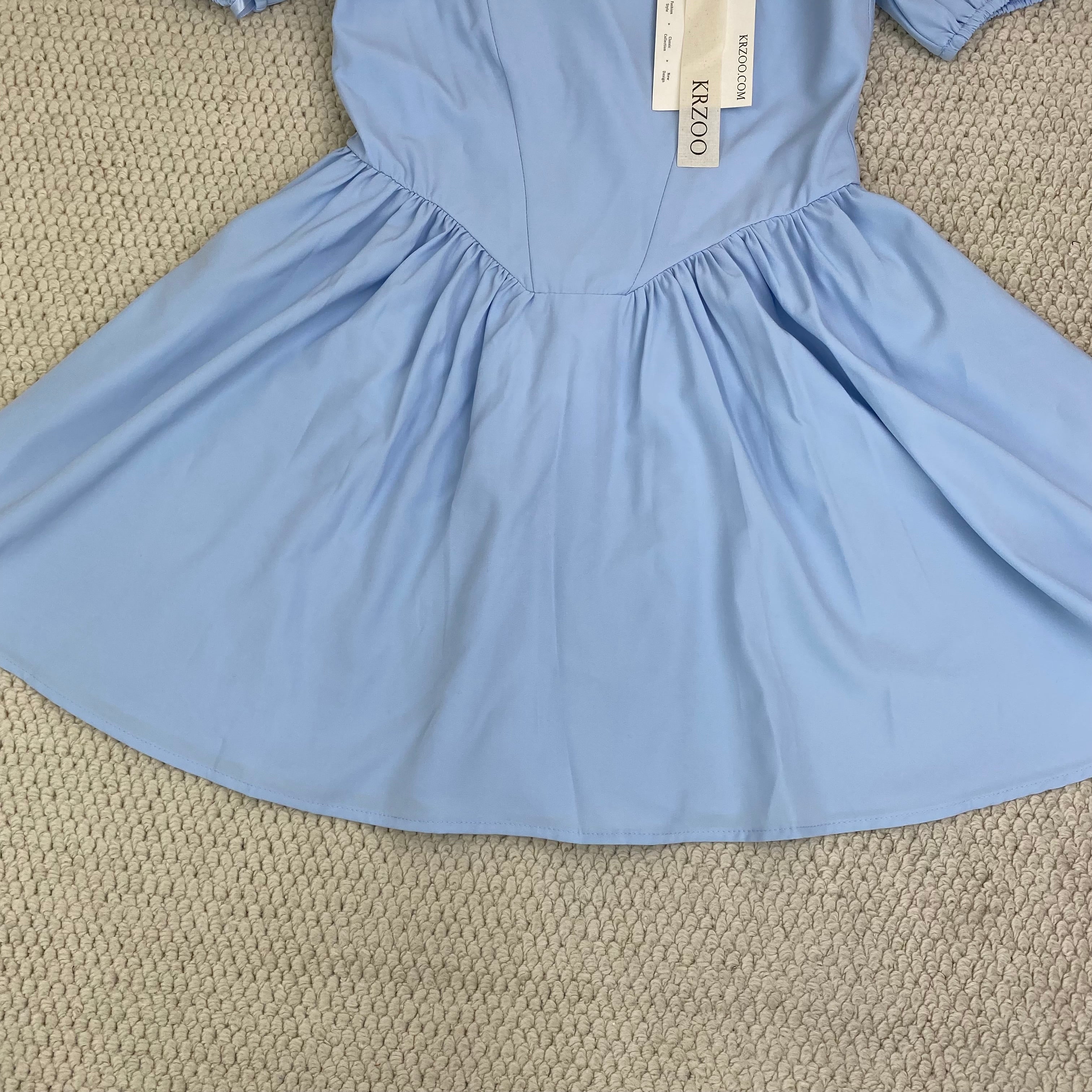 Puff sleeve pleated dress