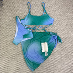 Separate three-piece swimming suit