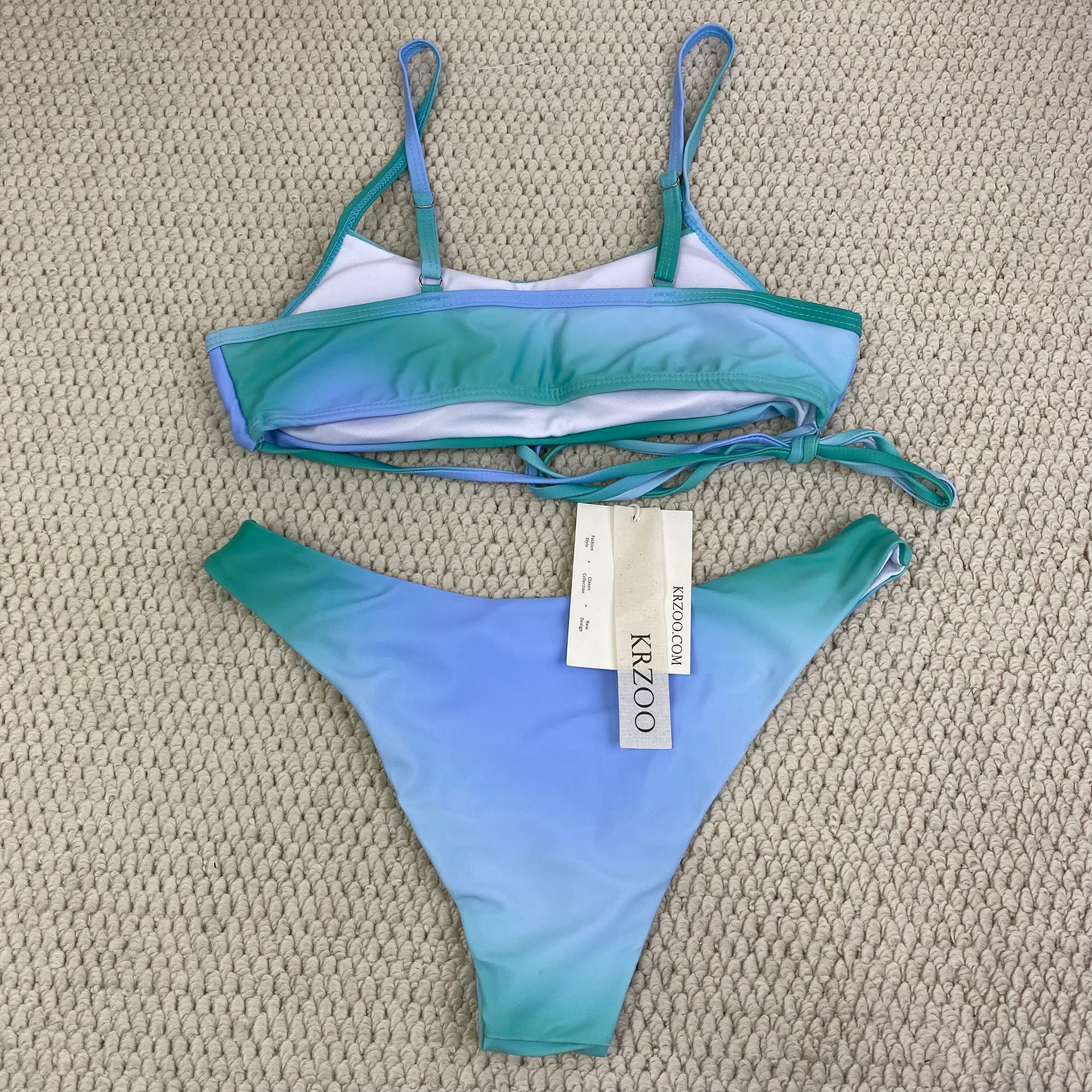 Separate three-piece swimming suit