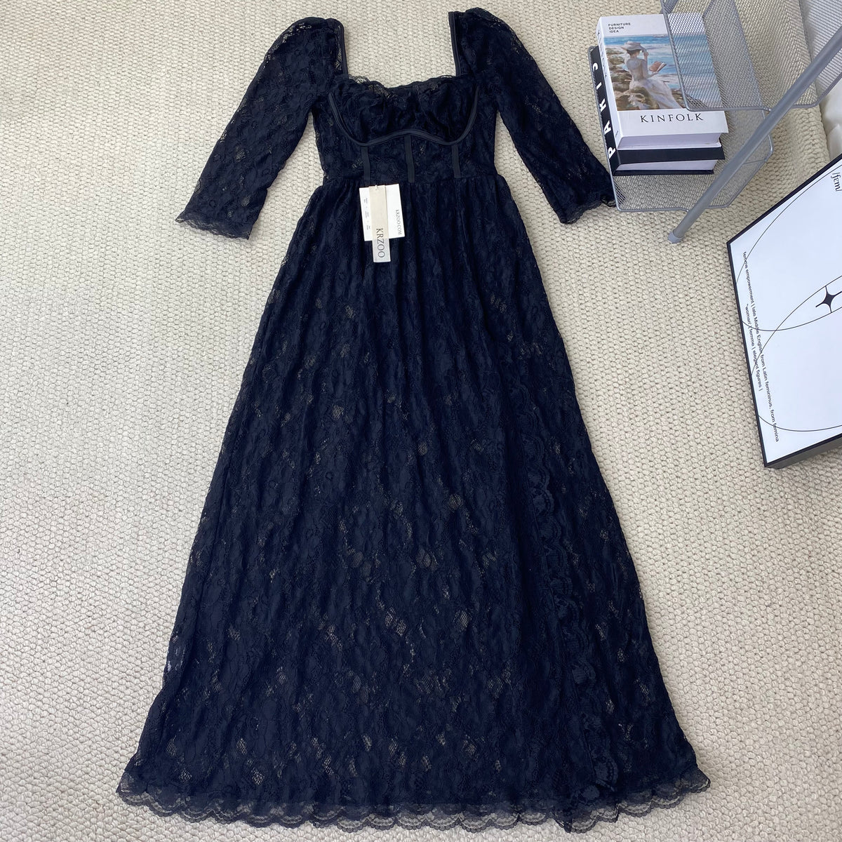 Lace square-necked slit-fitted dress