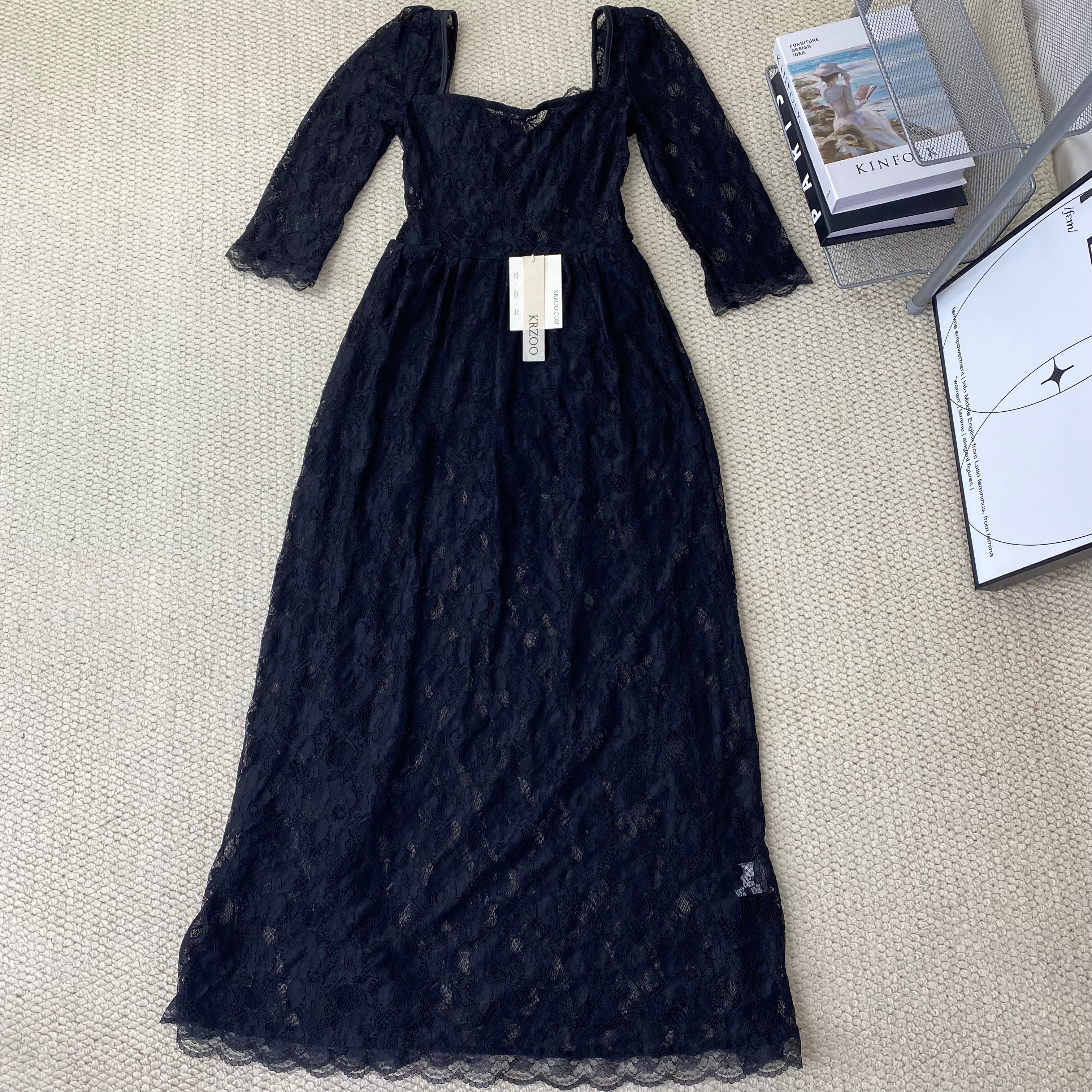 Lace square-necked slit-fitted dress