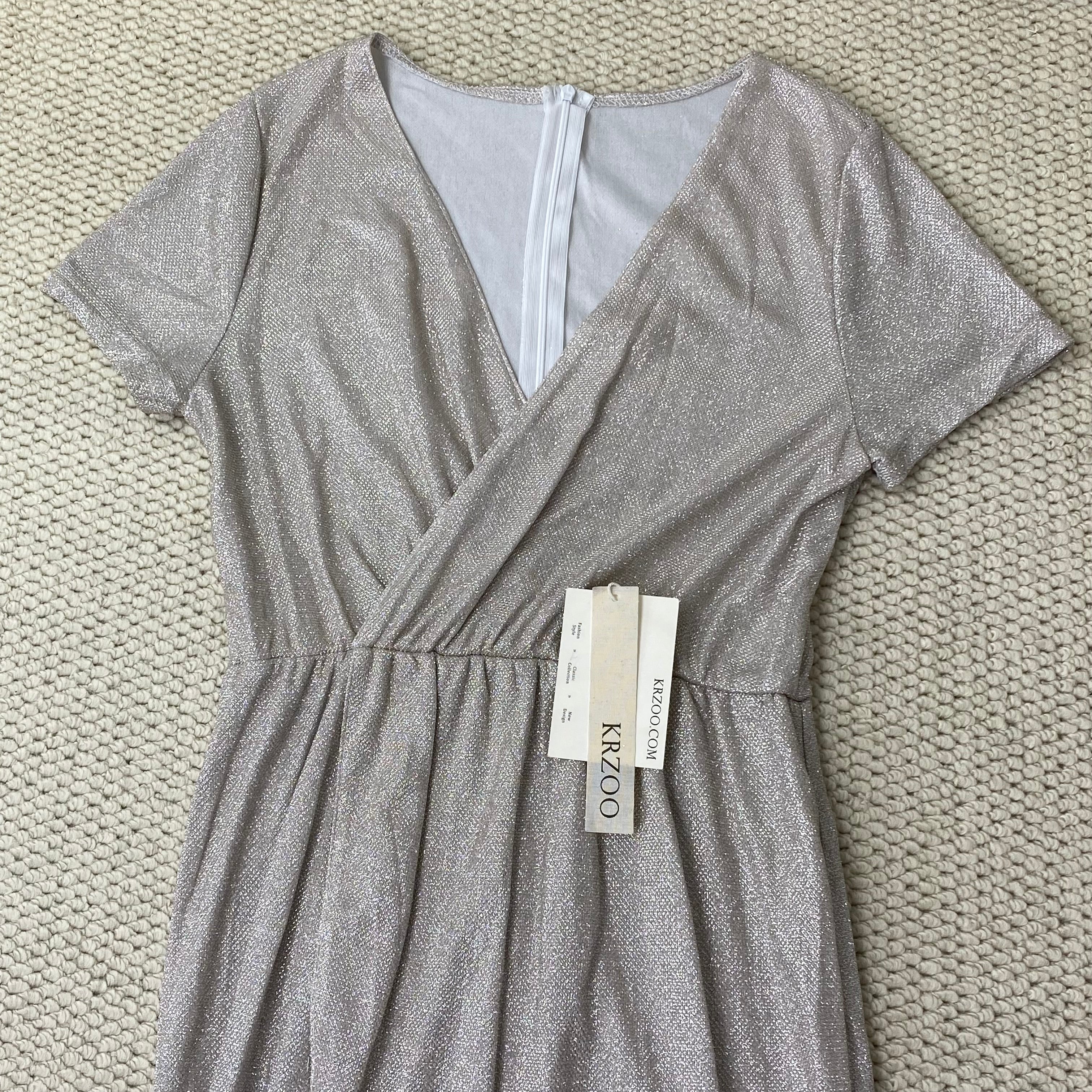 Gold-stamped V-neck slit dress