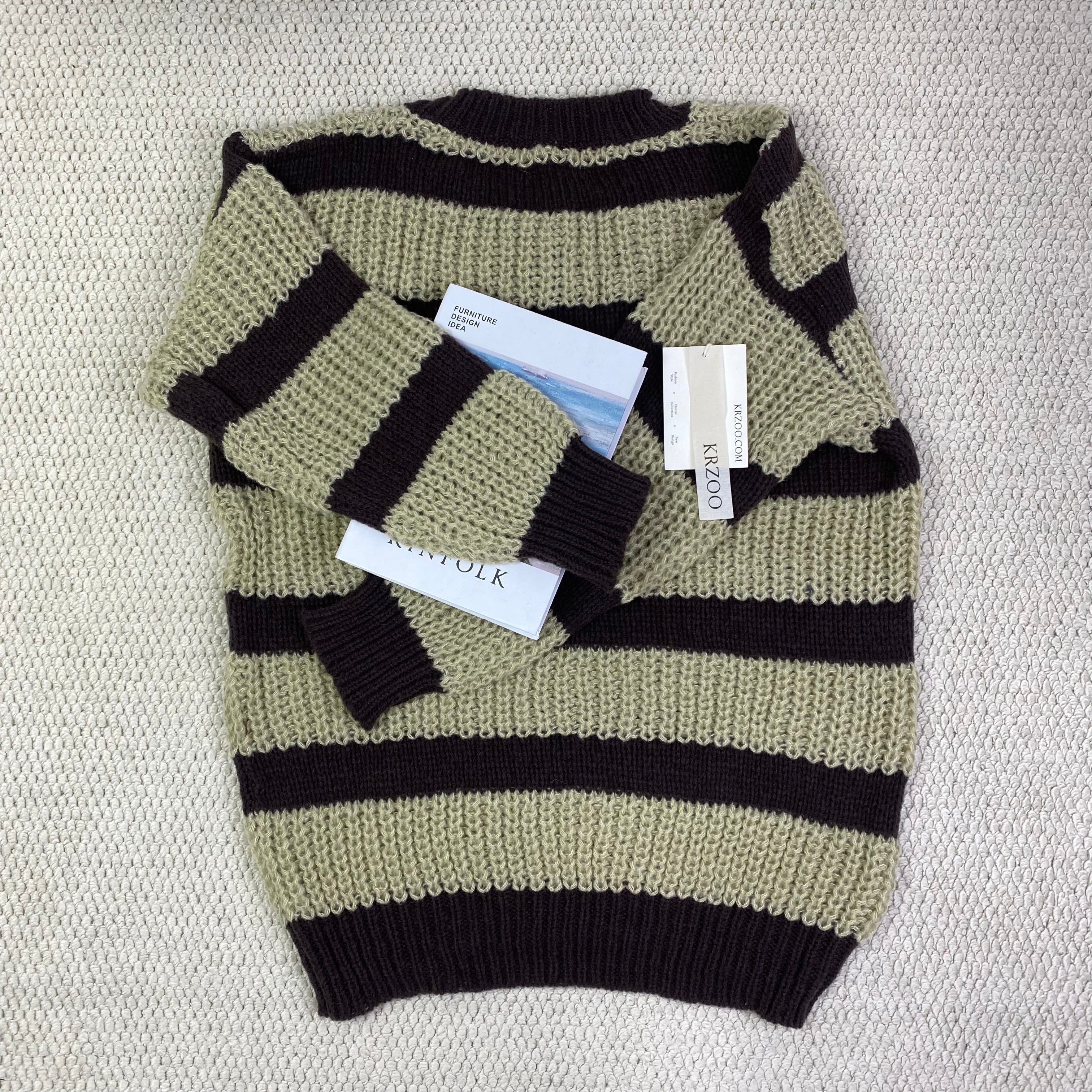 Lazy and retro long-sleeved striped sweater