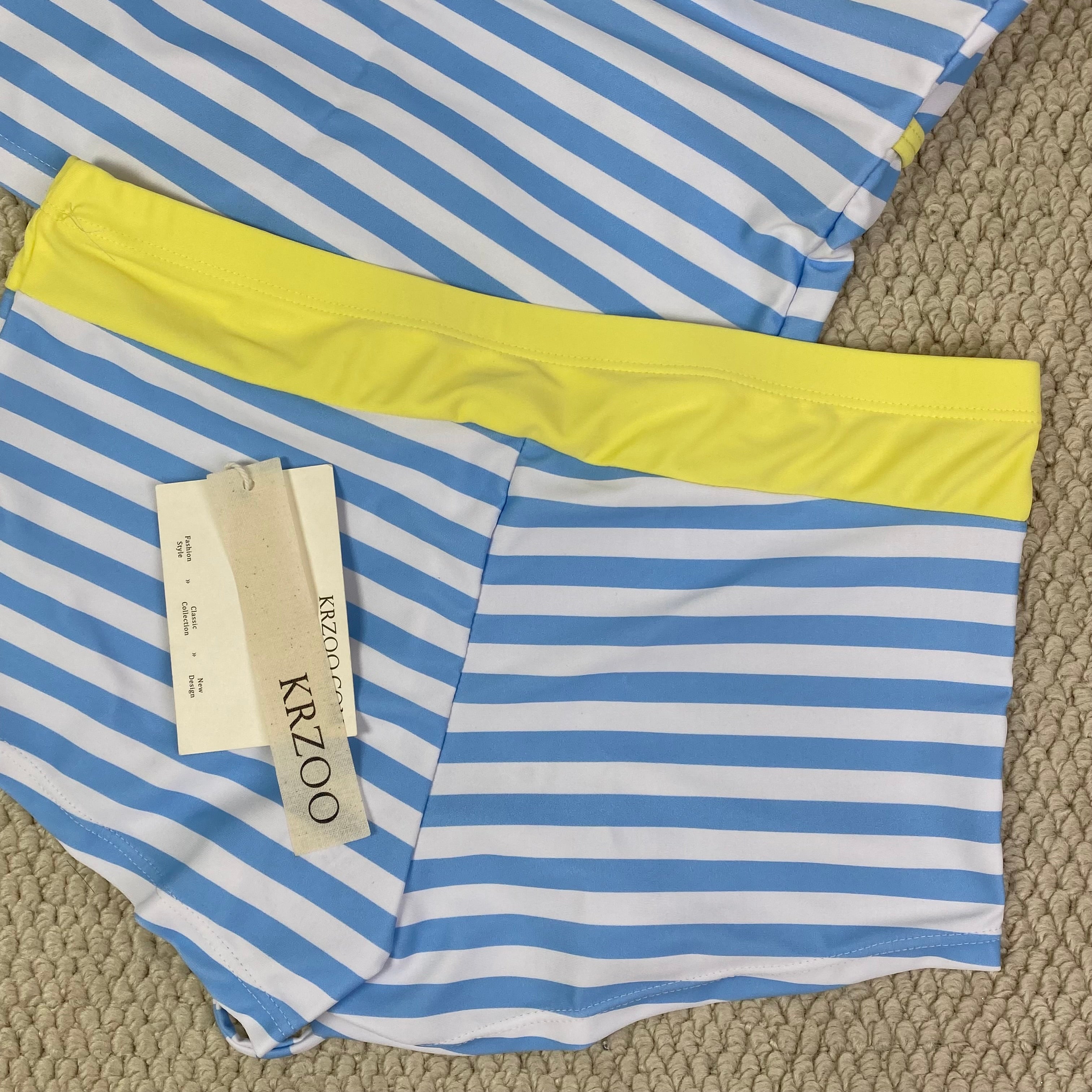Dot pattern swimsuit two-piece set