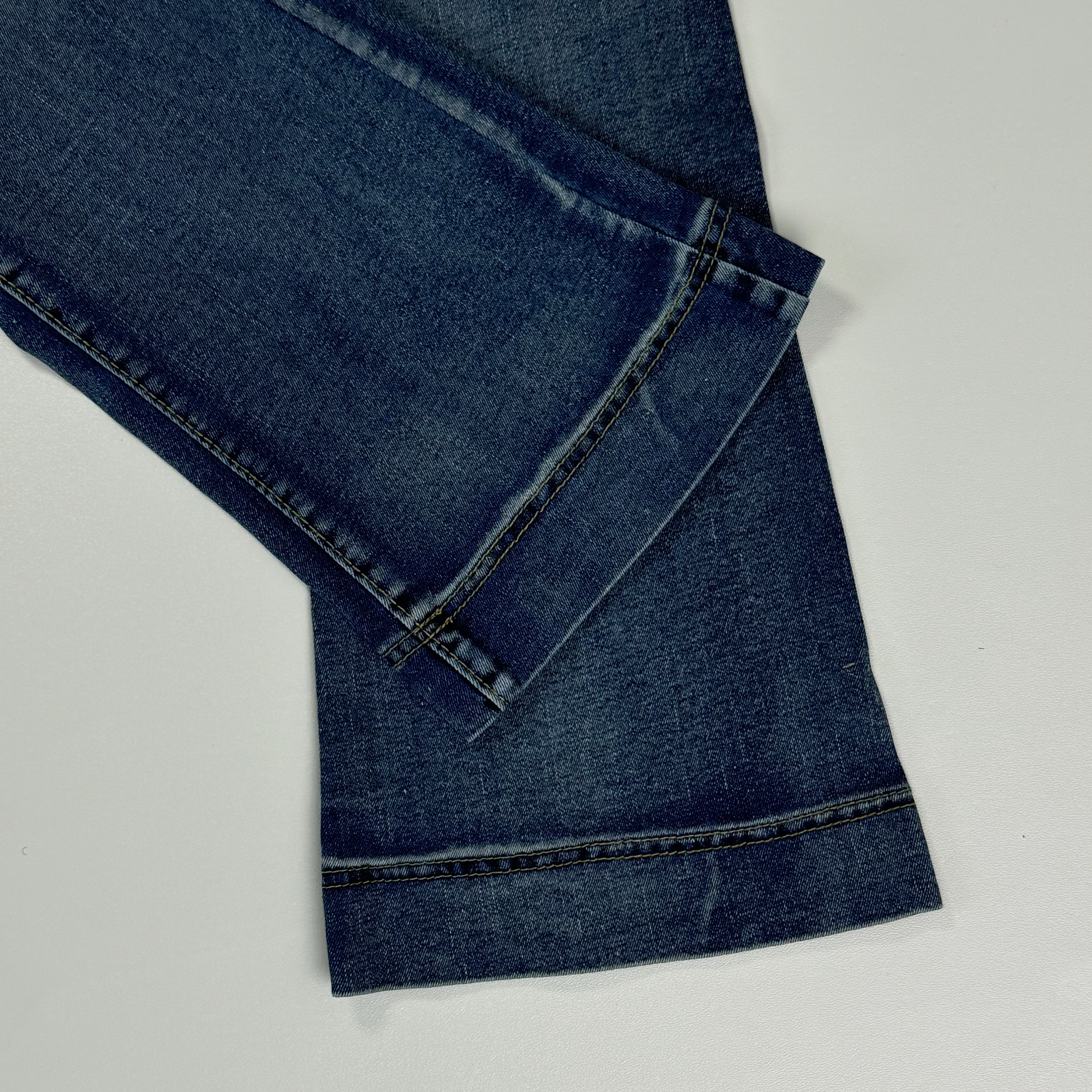 Low-waist high-elasticity flared jeans