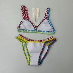 Ribbon-edge color-patterned bikini set