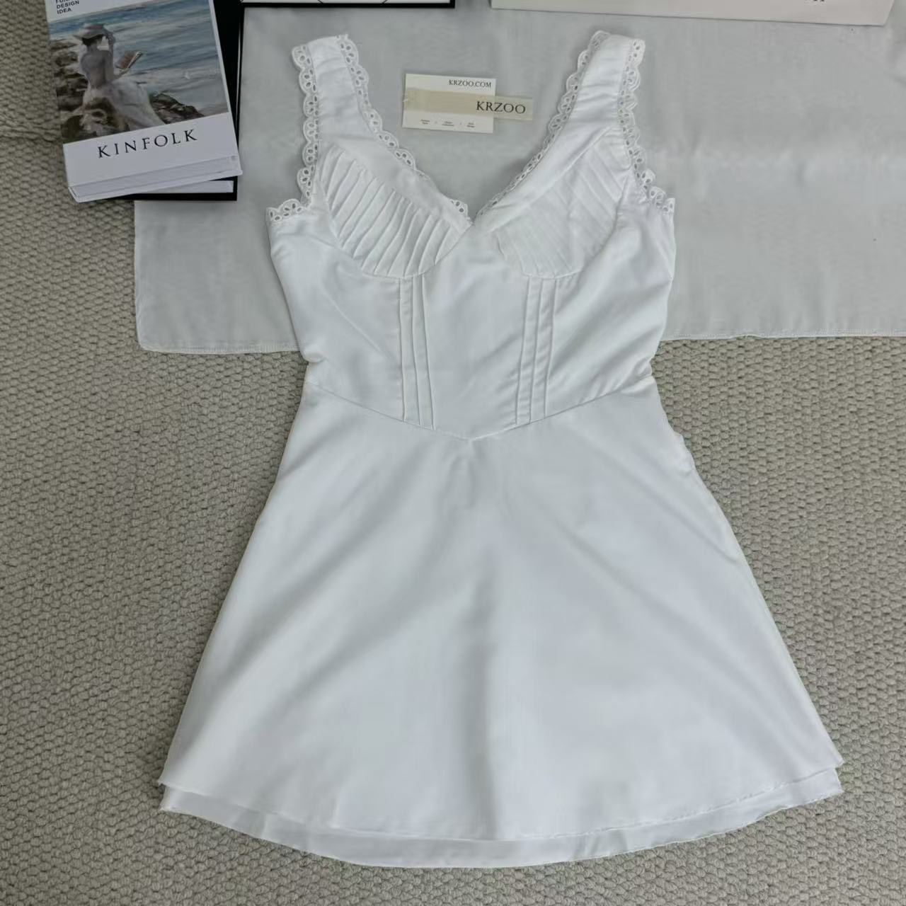 Lace French-style fitted dress