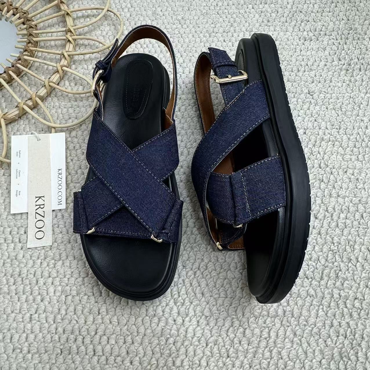 Versatile Open-Toe Platform Sandals