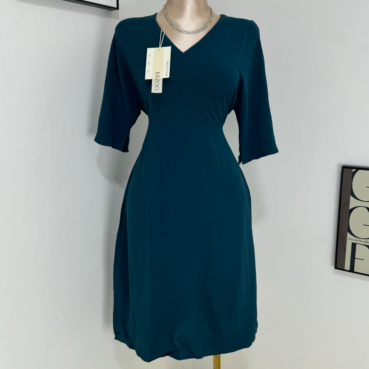 V-neck loose cotton and linen short dress