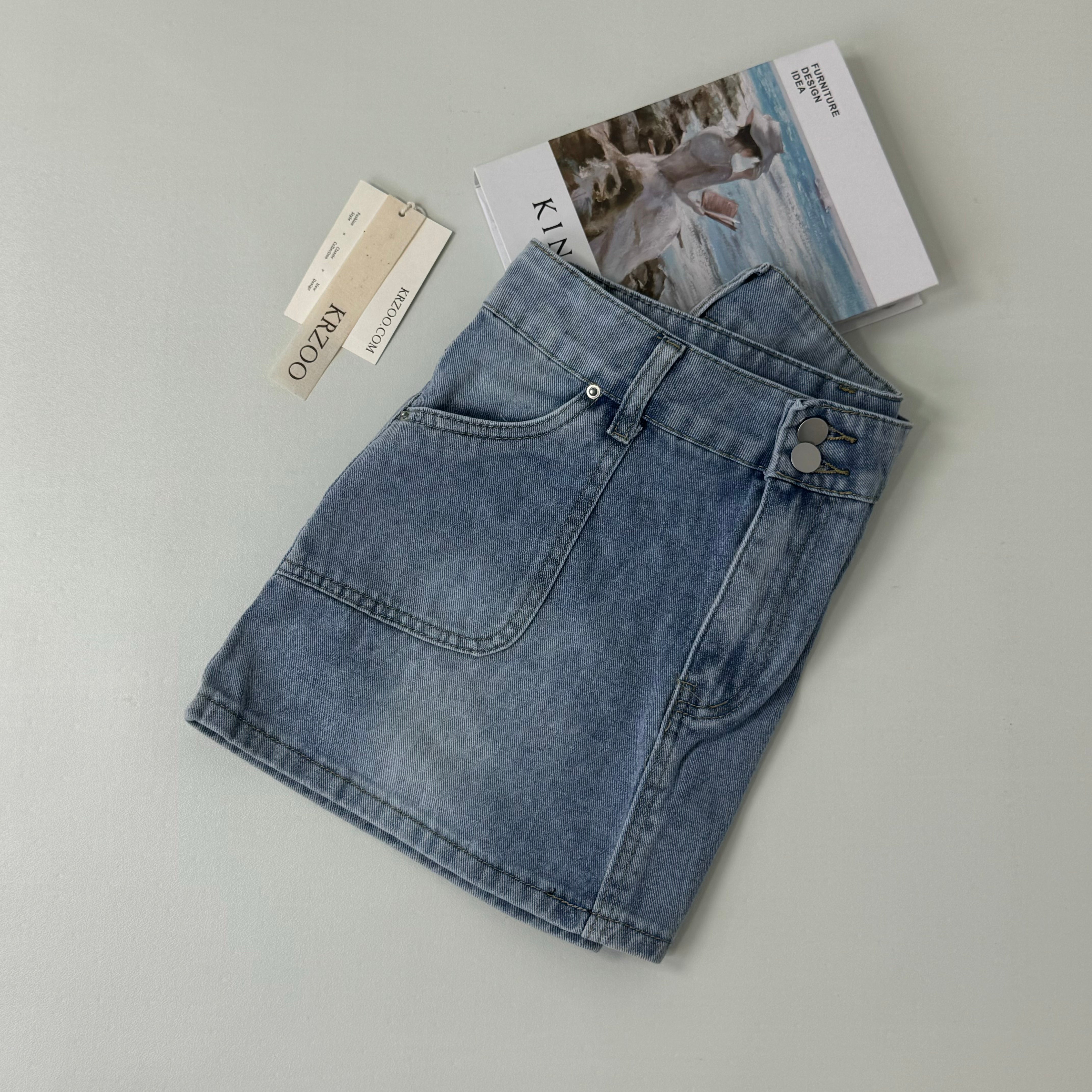 Double-button high-waisted slim-fit denim skirt