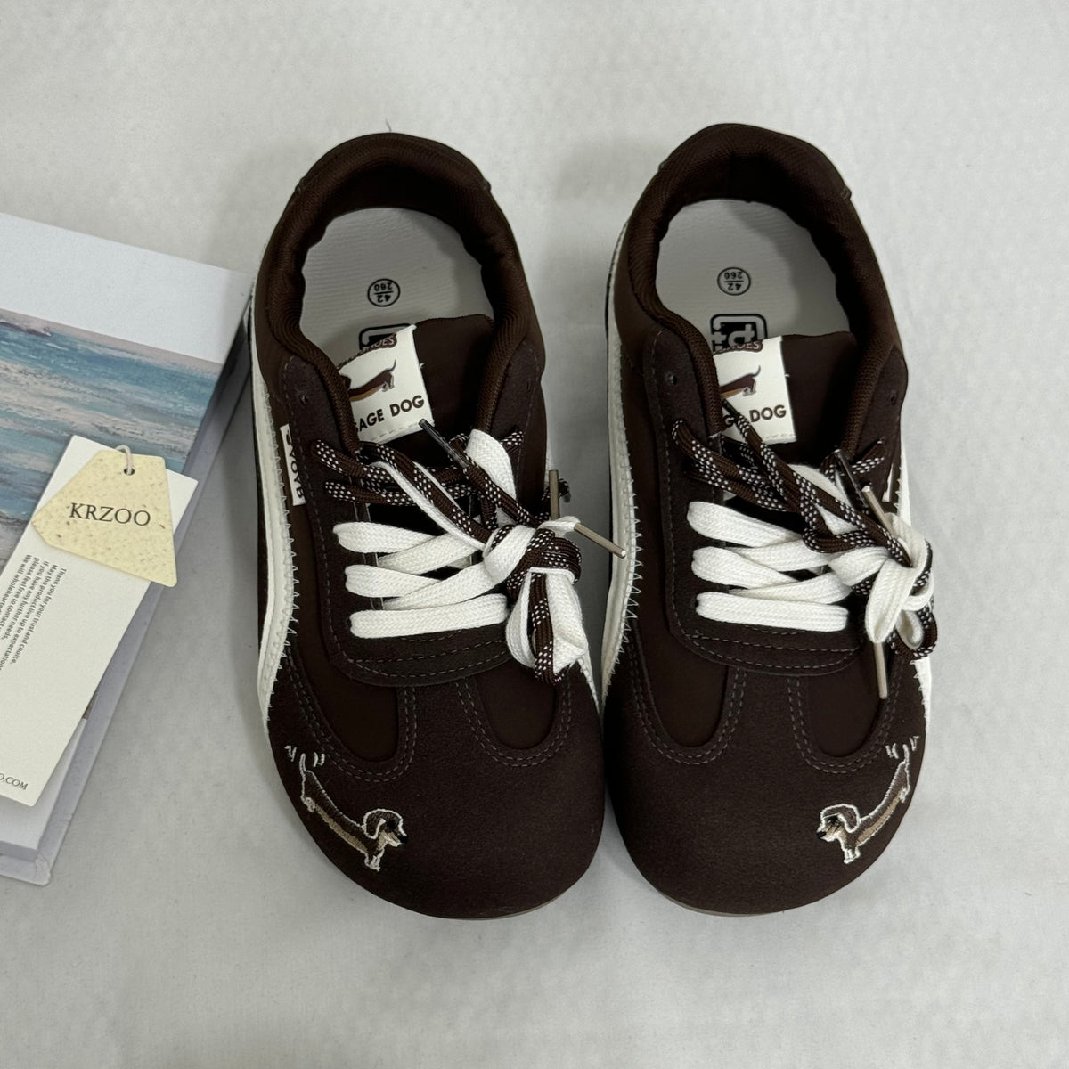 Versatile Round-Toe Casual Sneakers