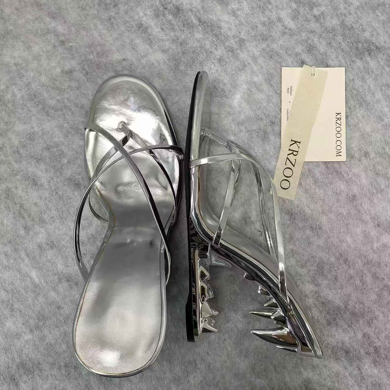 Abnormal teeth and high-heeled slippers