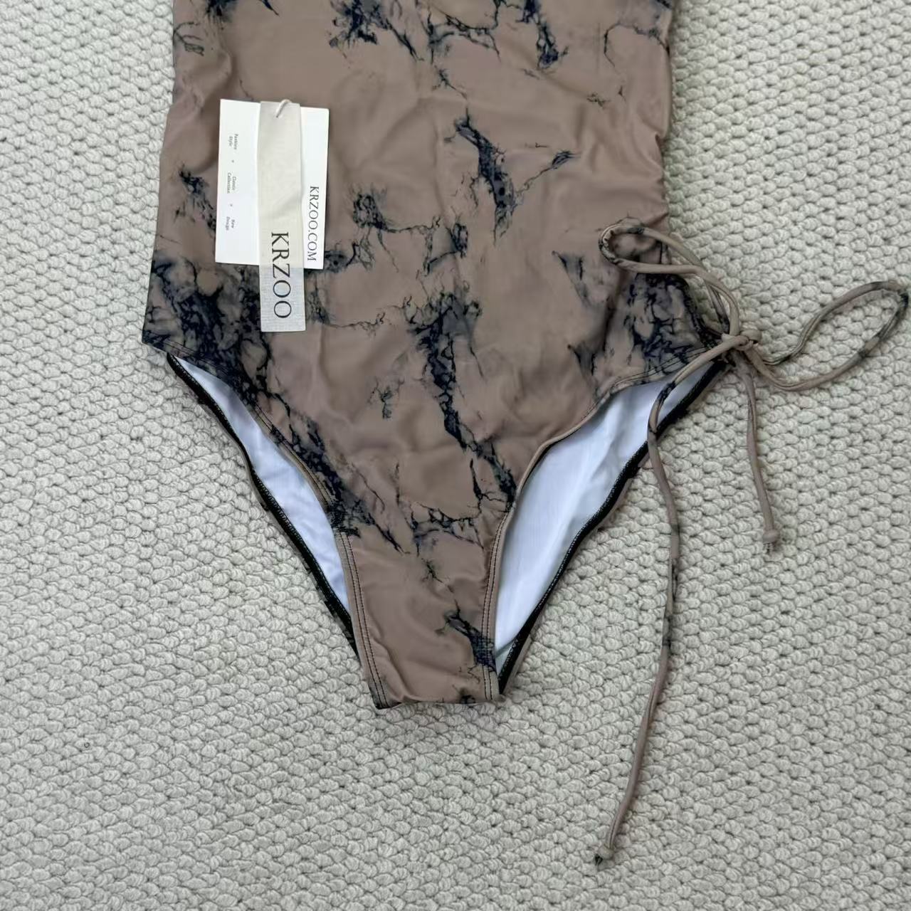 Backless bikini with open straps