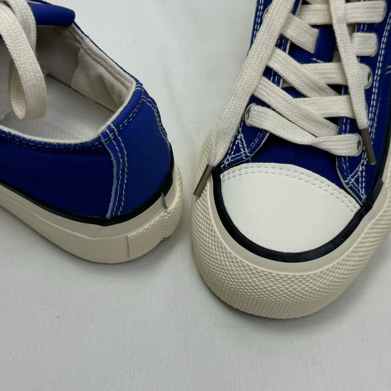 High-top lace-up canvas shoes