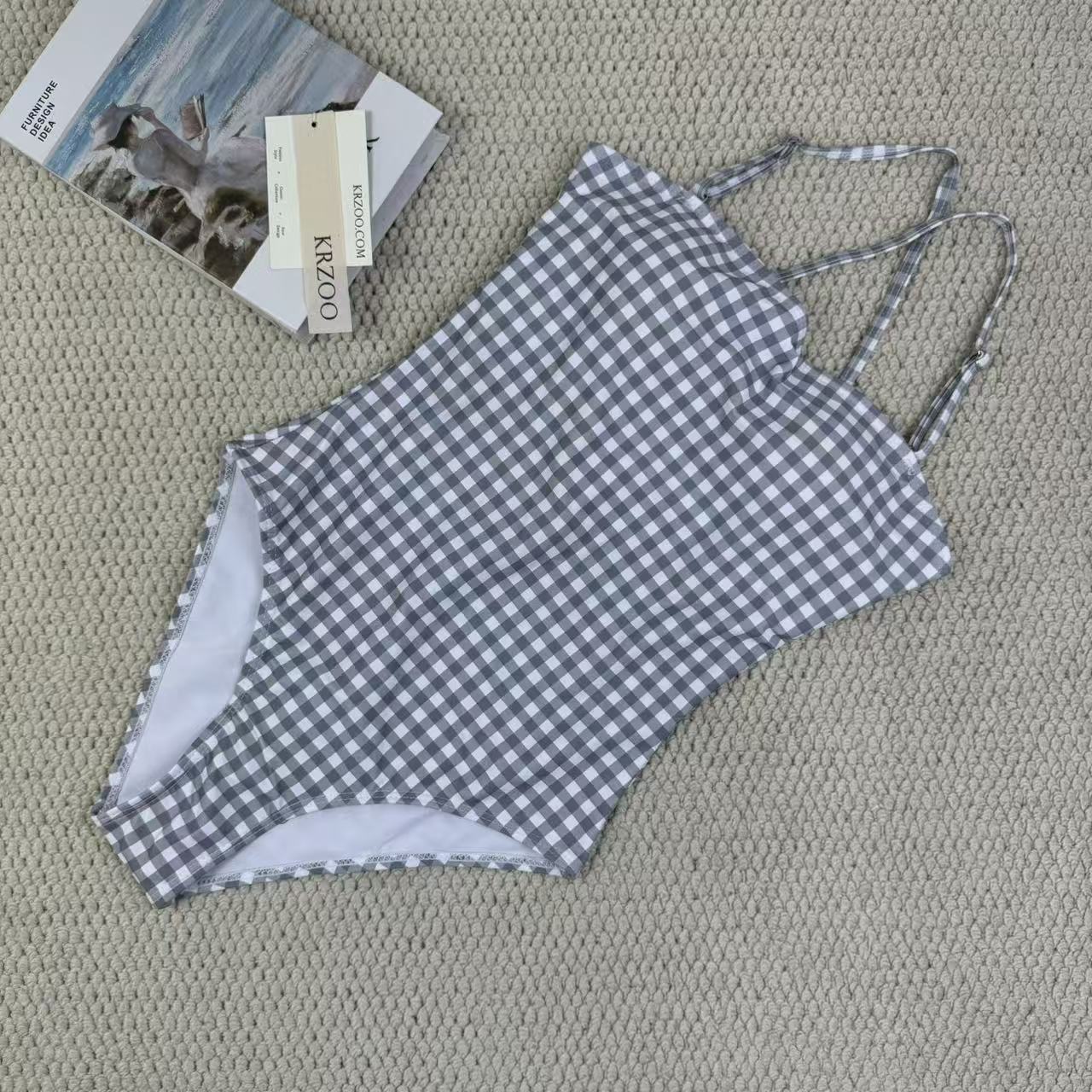 Light and fresh see-through swimming suit
