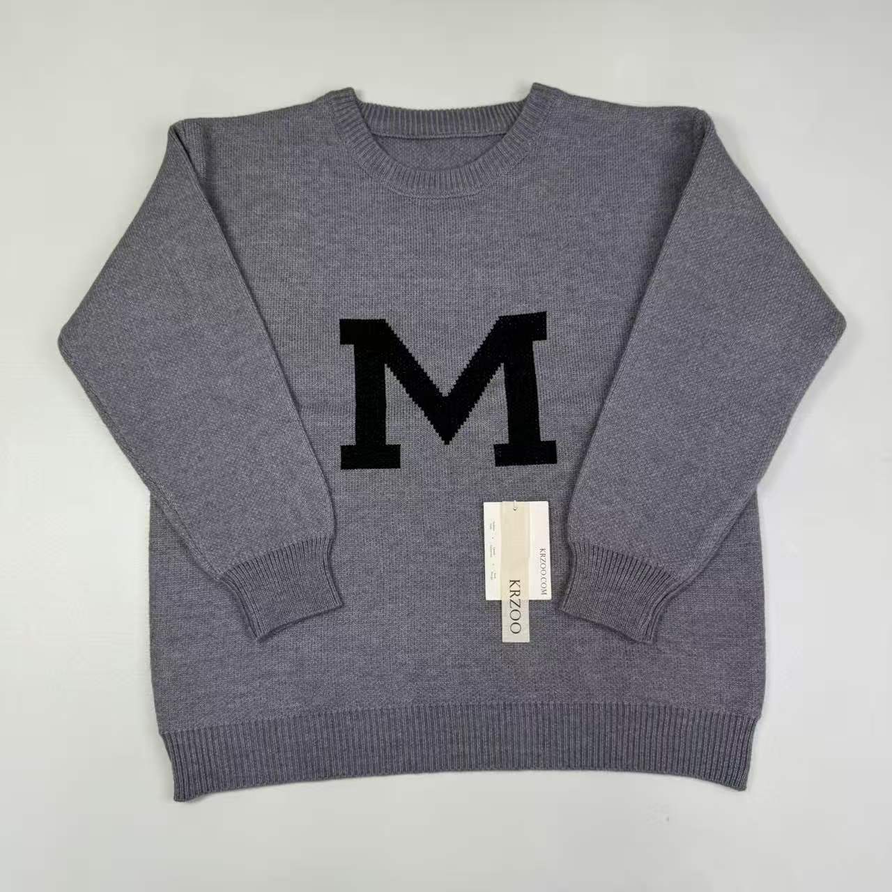 Letter patterned short-sleeved knit shirt
