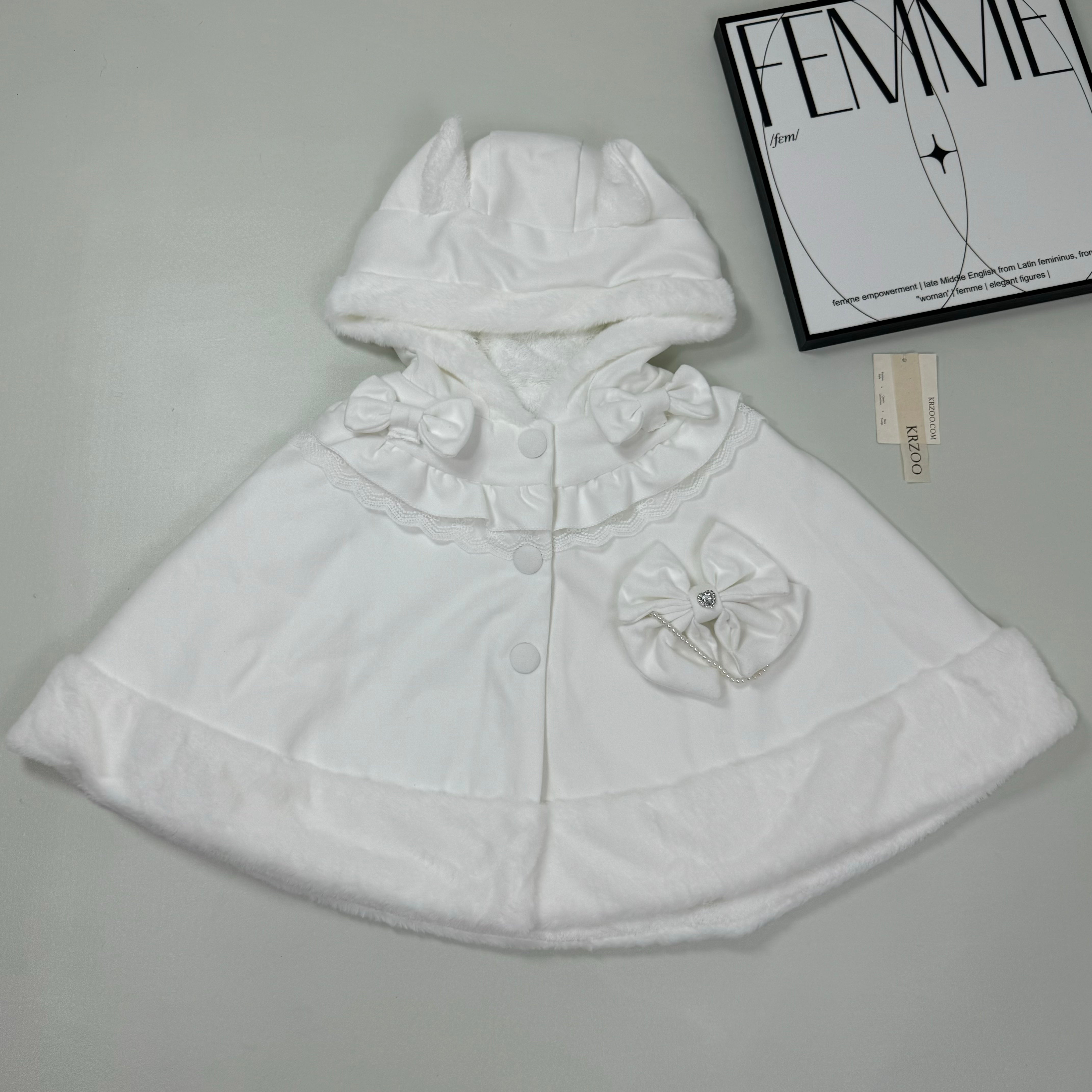 Cashmere cape or shawl-style coat